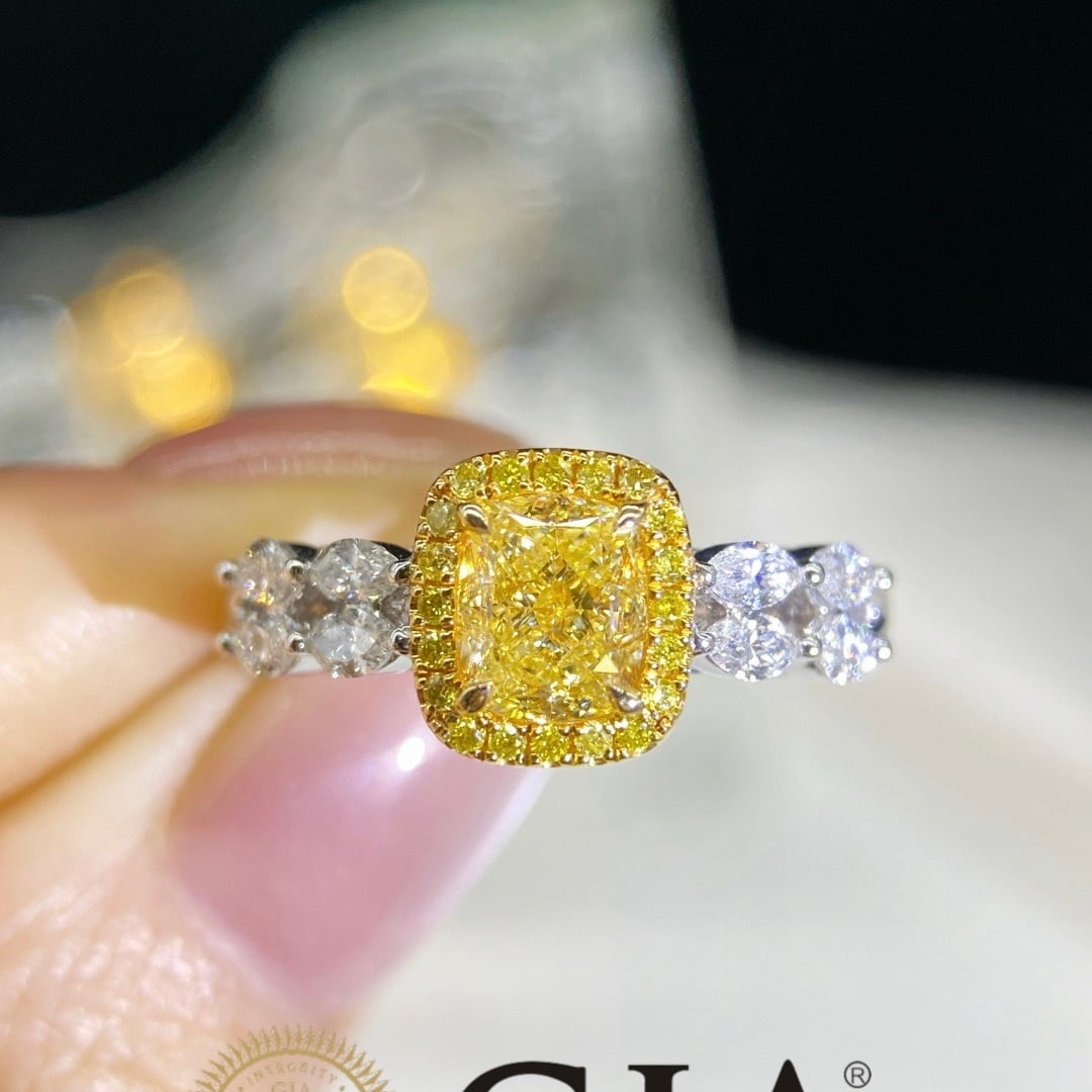 Gia Certified 14k Gold 1.45 Ctw Natural Yellow Diamond & Diamond Ring: Ref:231094147 // gold content:14k gold // ring size:7. 25us // // main gemstone:yellow diamond // certified:gia // shape:cushion // carat weight:1. 01ct // clarity grade:si2 // color:yellow //