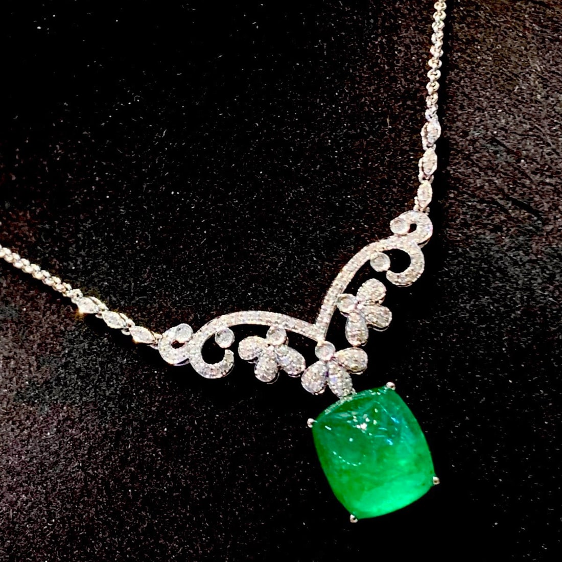 14k Gold 6.56 Ct Vivid Green Natural Emerald & Diamond Necklace - 6