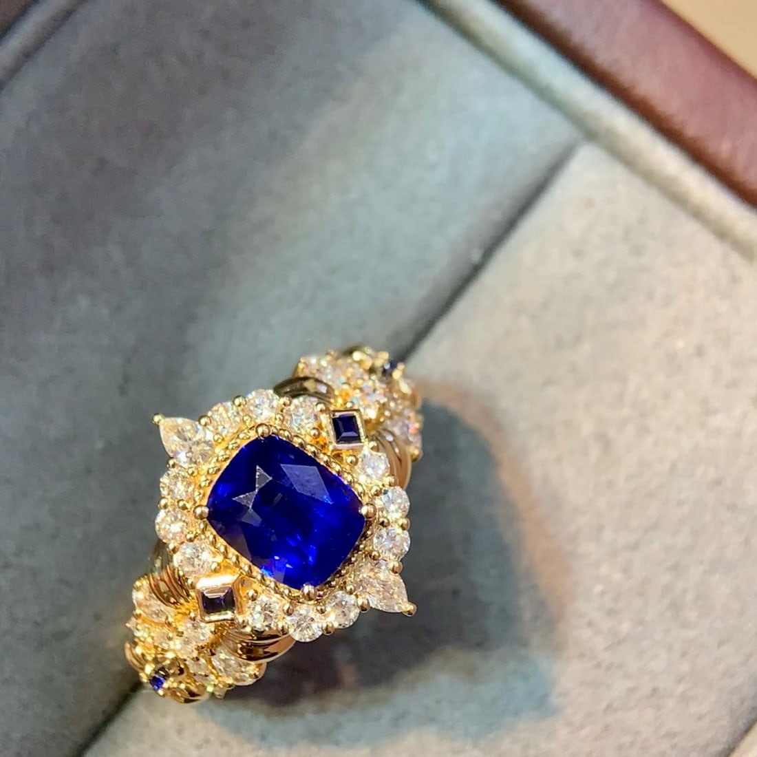 14k Gold 2.29 Ctw Vivid Blue Natural Sapphire & Diamond Ring: Ref:231094151 // gold content:14k gold // ring size:7. 25us // // main gemstone:sapphire // shape:cushion // carat weight:1. 69ct // color:vivid blue // treatment:natural // // adjacent gemstone 2 :