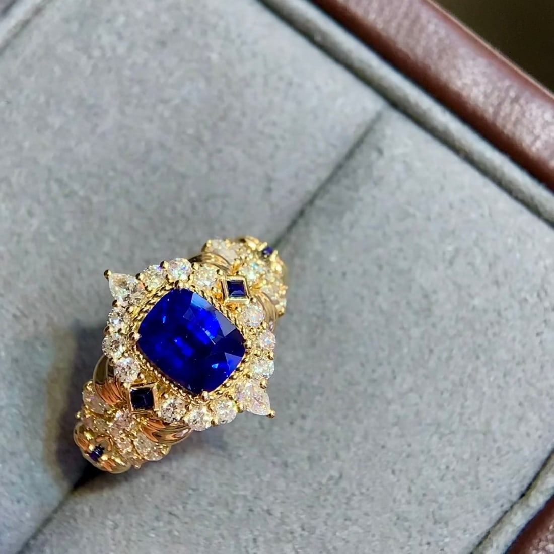 14k Gold 2.29 Ctw Vivid Blue Natural Sapphire & Diamond Ring - 7