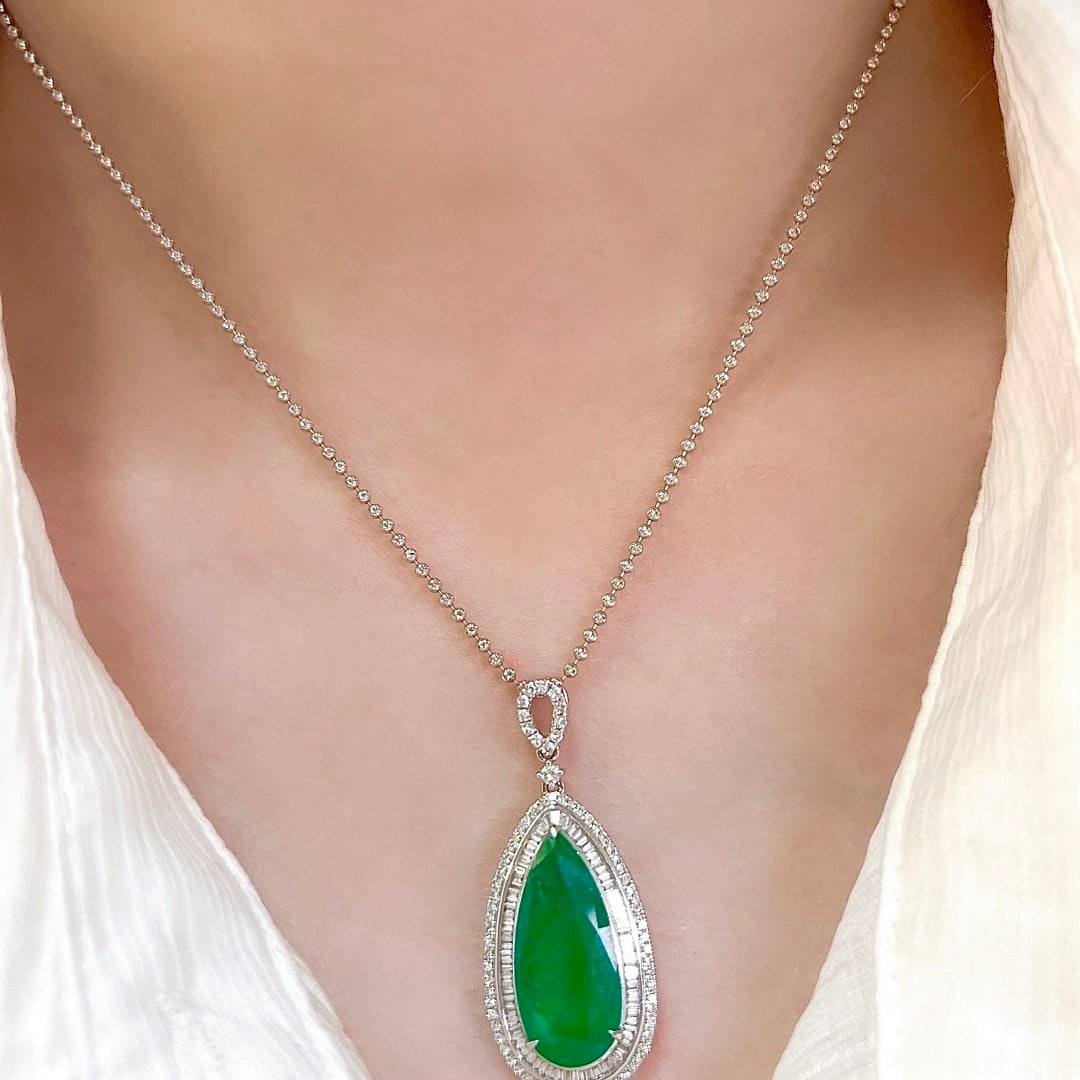 14k Gold 8.39 Ctw Vivid Green Natural Emerald & Diamond Pendant( Without Chain ) - 5