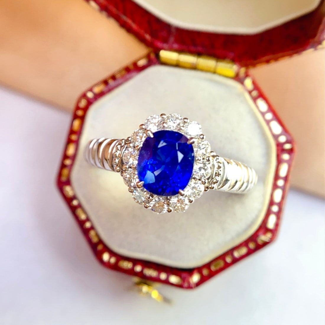 14k Gold 2.20 Ctw Natural Sapphire & Diamond Ring: Ref:231094163 // gold content:14k gold // ring size:7. 25us // // main gemstone:sapphire // shape:oval // carat weight:1. 75ct // color:blue // treatment:natural // // adjacent gemstone 2 : diamond //