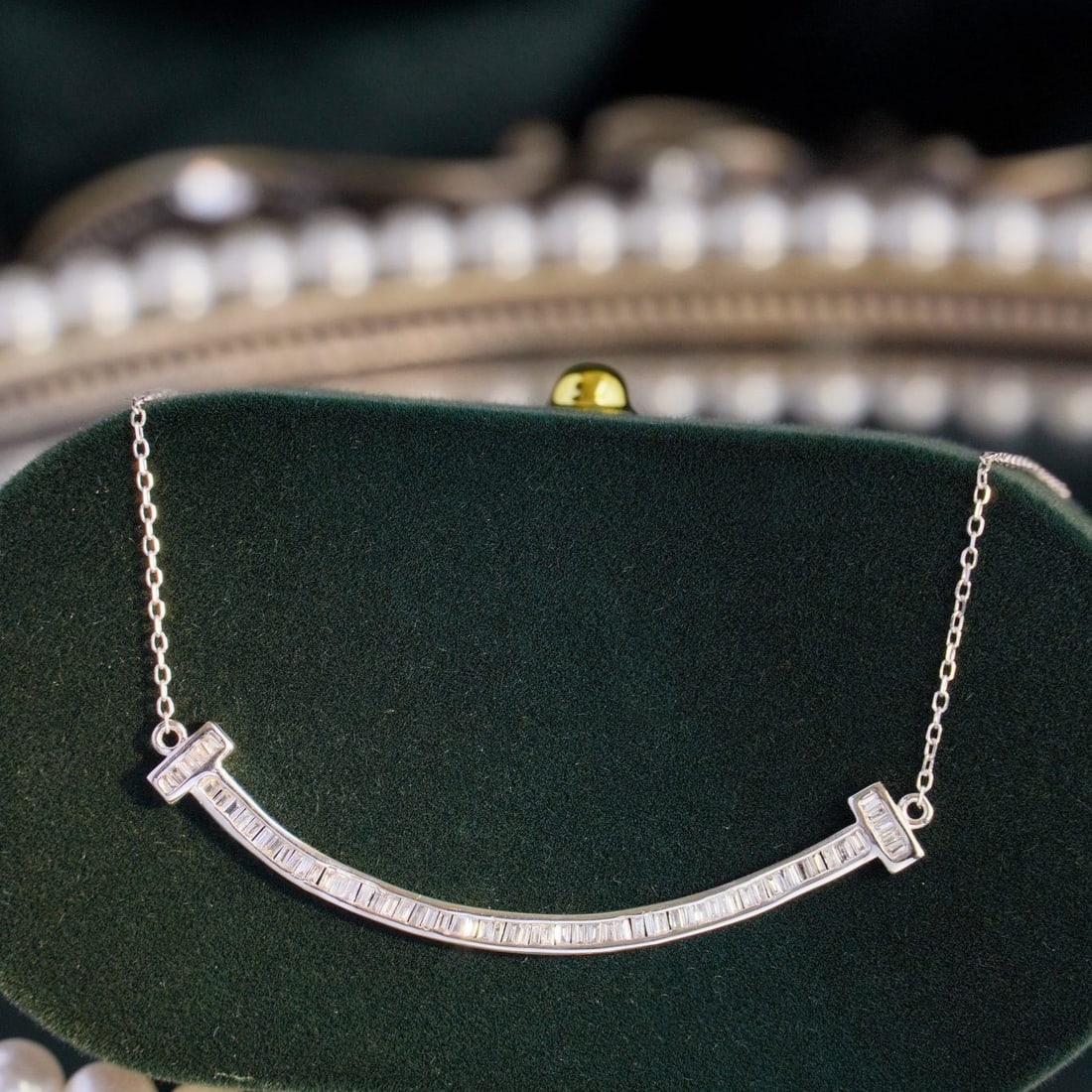14k Gold 0.38 Ct Natural H Diamond Necklace: Ref:231094172 // gold content:14k gold // main gemstone:diamond // shape:baguette // carat weight:0. 38ct // clarity grade:vs-si // color:h // treatment:natural // Condition: New Low Estimate: