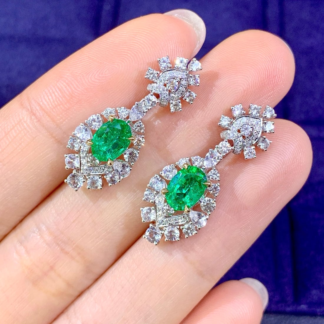 14k Gold 1.64 Ctw Vivid Green Natural Emerald & Diamond Earrings - 3