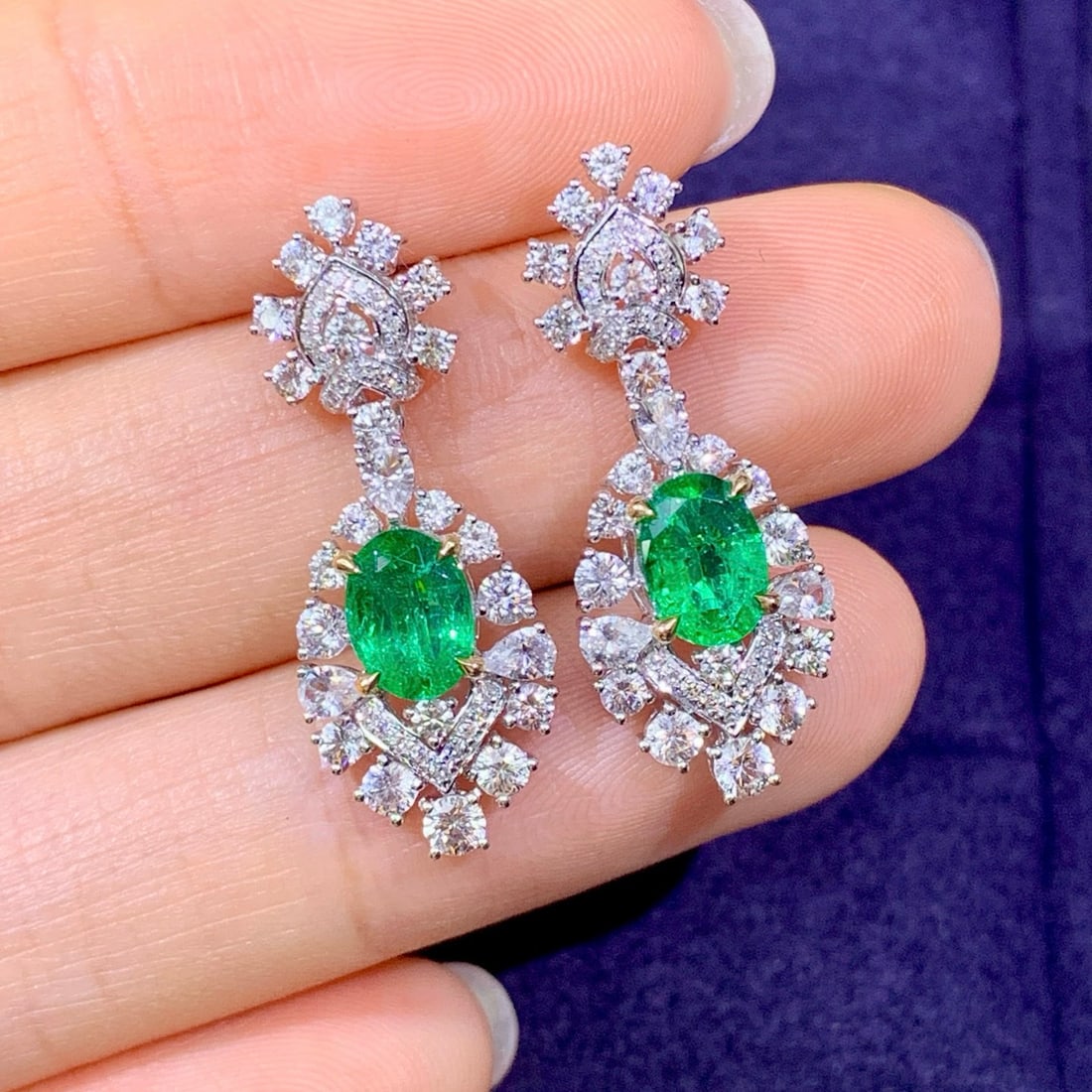 14k Gold 1.64 Ctw Vivid Green Natural Emerald & Diamond Earrings - 4