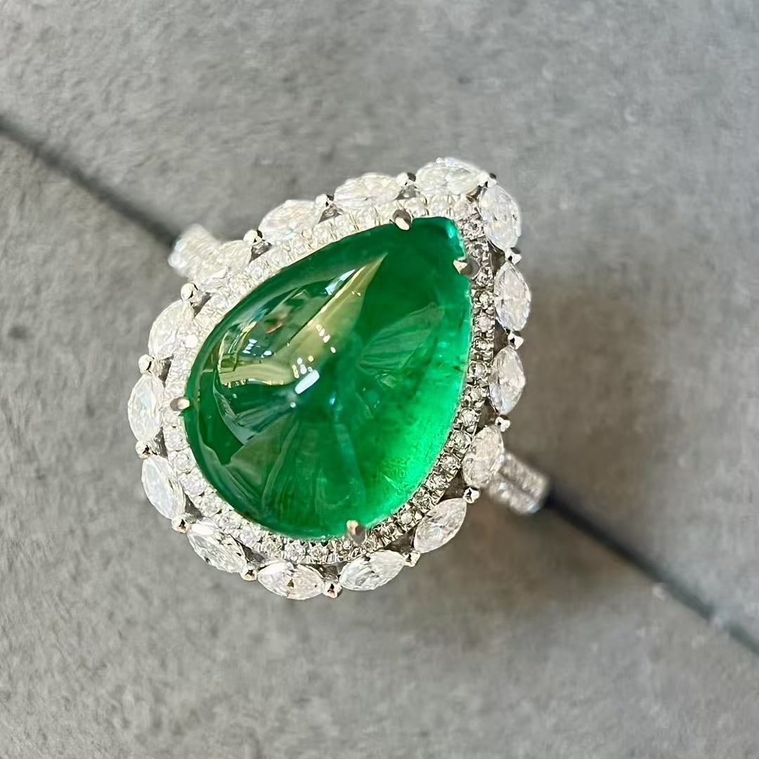 14k Gold 8.34 Ctw Vivid Green Natural Emerald & Diamond Ring - 5