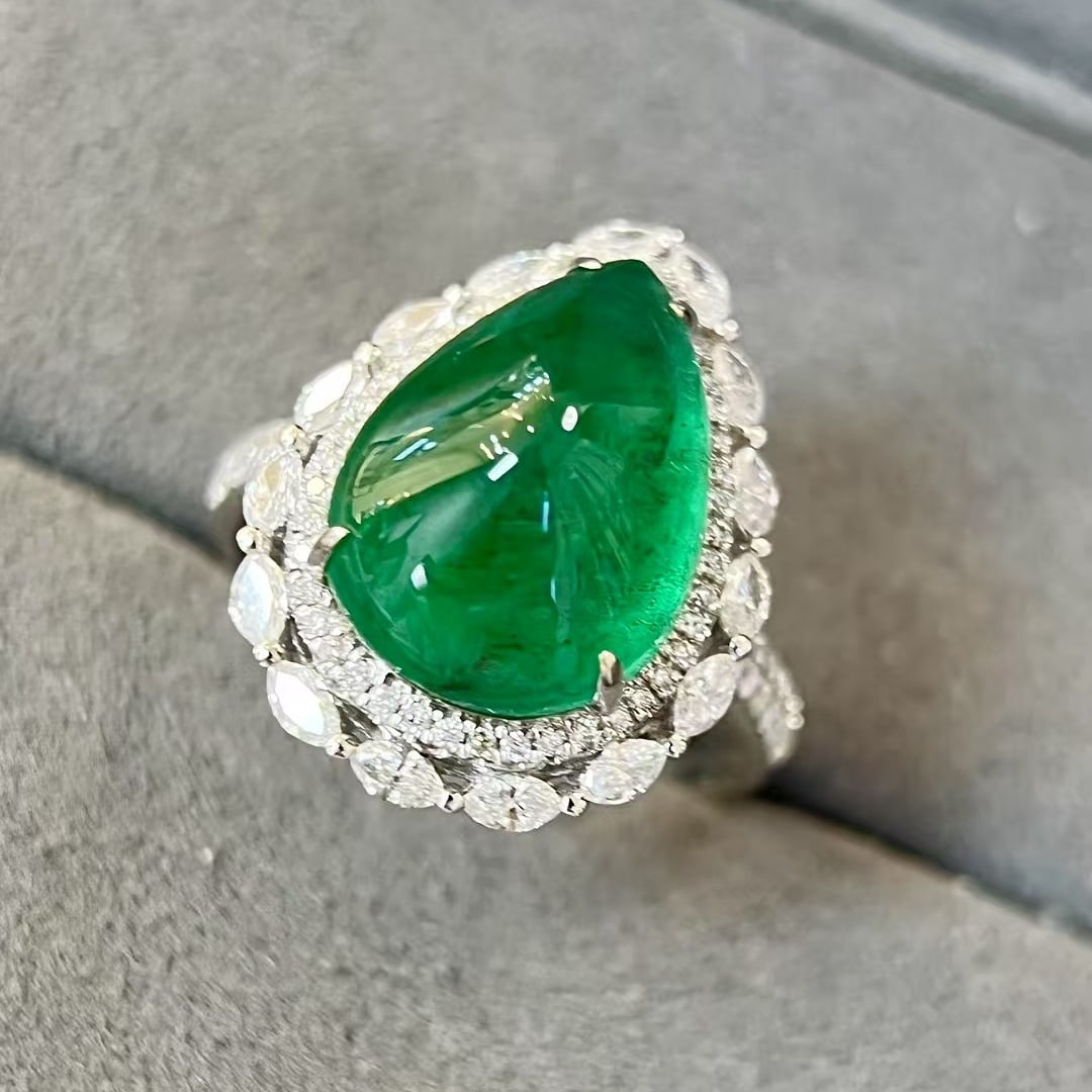 14k Gold 8.34 Ctw Vivid Green Natural Emerald & Diamond Ring - 6