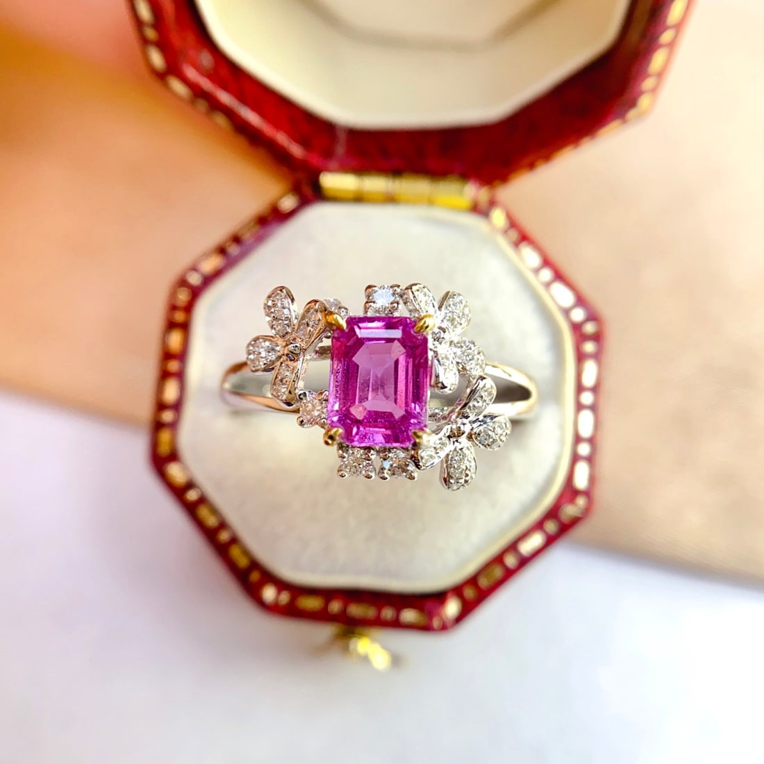 14k Gold 1.35 Ct Natural Padparadscha Sapphire & Diamond Ring: Ref:231094185 // gold content:14k gold // ring size:7. 25us // // main gemstone:padparadscha sapphire // shape:octagonal // carat weight:1. 35ct // color:orangish pink // treatment:natural // // adjac