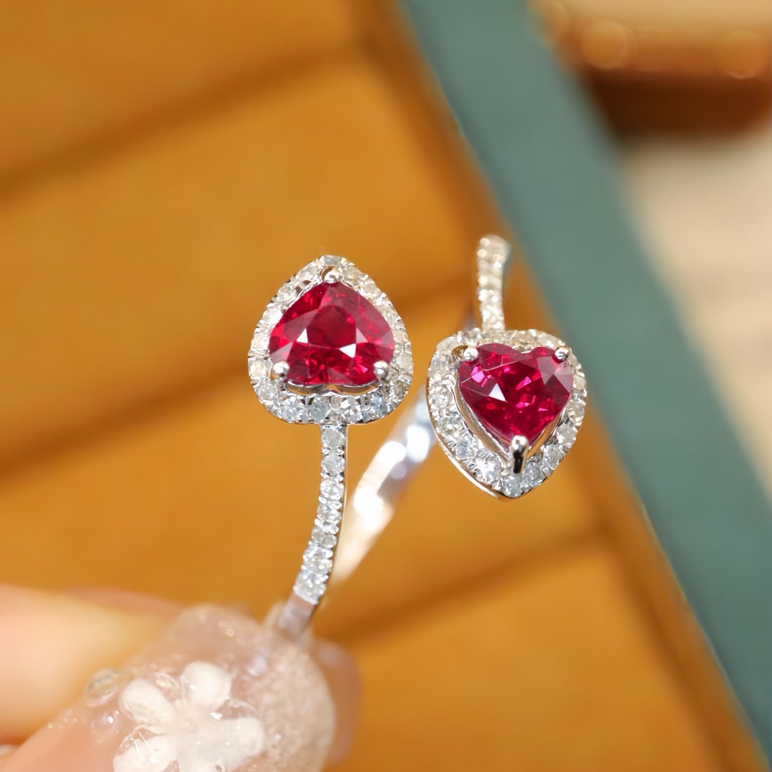 14k Gold 1.09 Ctw Natural Ruby & Diamond Ring: Ref:231094187 // gold content:14k gold // ring size:7. 25us // // main gemstone:ruby // shape:heart // carat weight:0. 85ct // color:red // treatment:natural // // adjacent gemstone 2 : diamond //