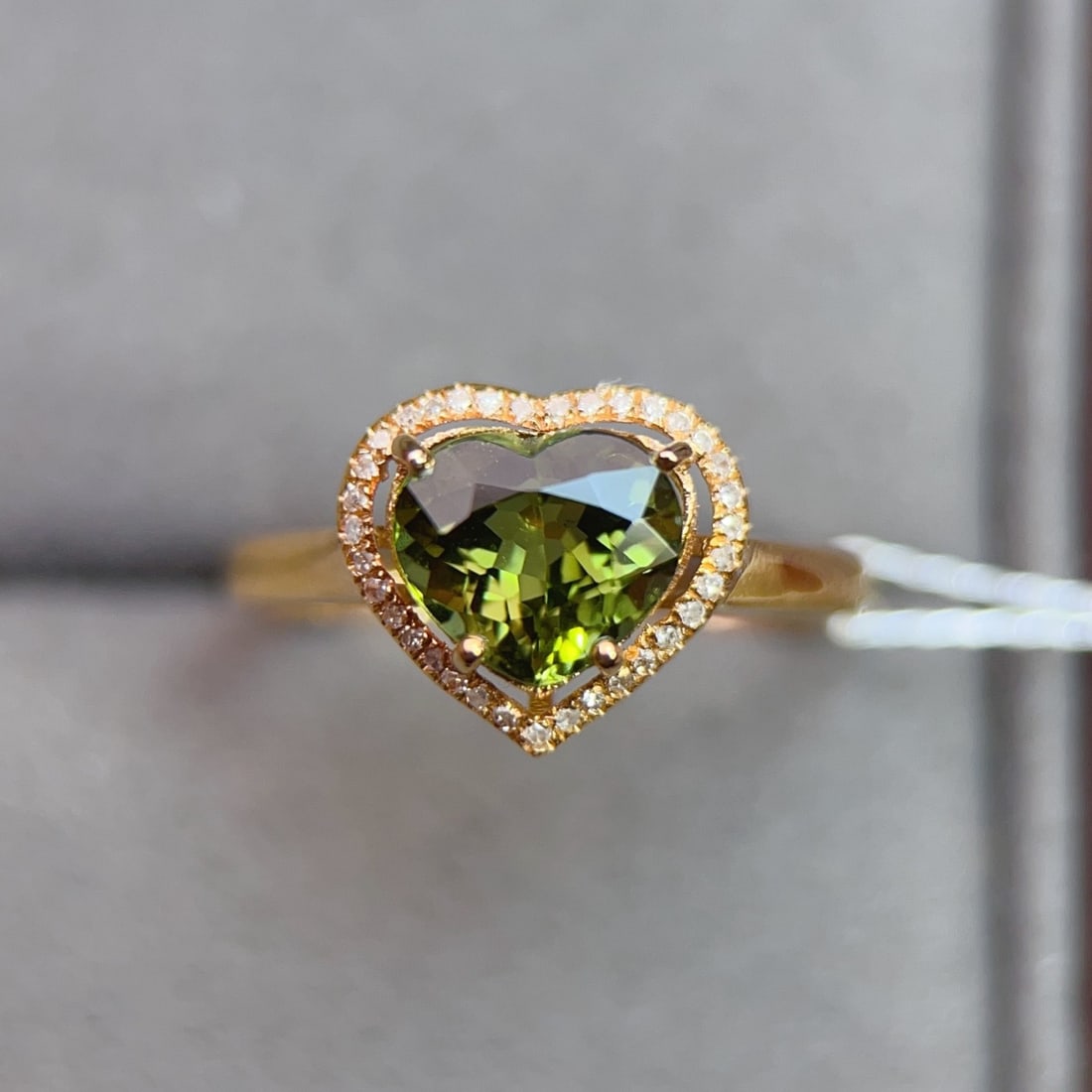 14k Gold 1.6 Ct Natural Tourmaline & Diamond Ring: Ref:231094191 // gold content:14k gold // ring size:7. 25us // // main gemstone:tourmaline // shape:heart // carat weight:1. 6ct // color:green // treatment:natural // // adjacent gemstone 2 : diamond