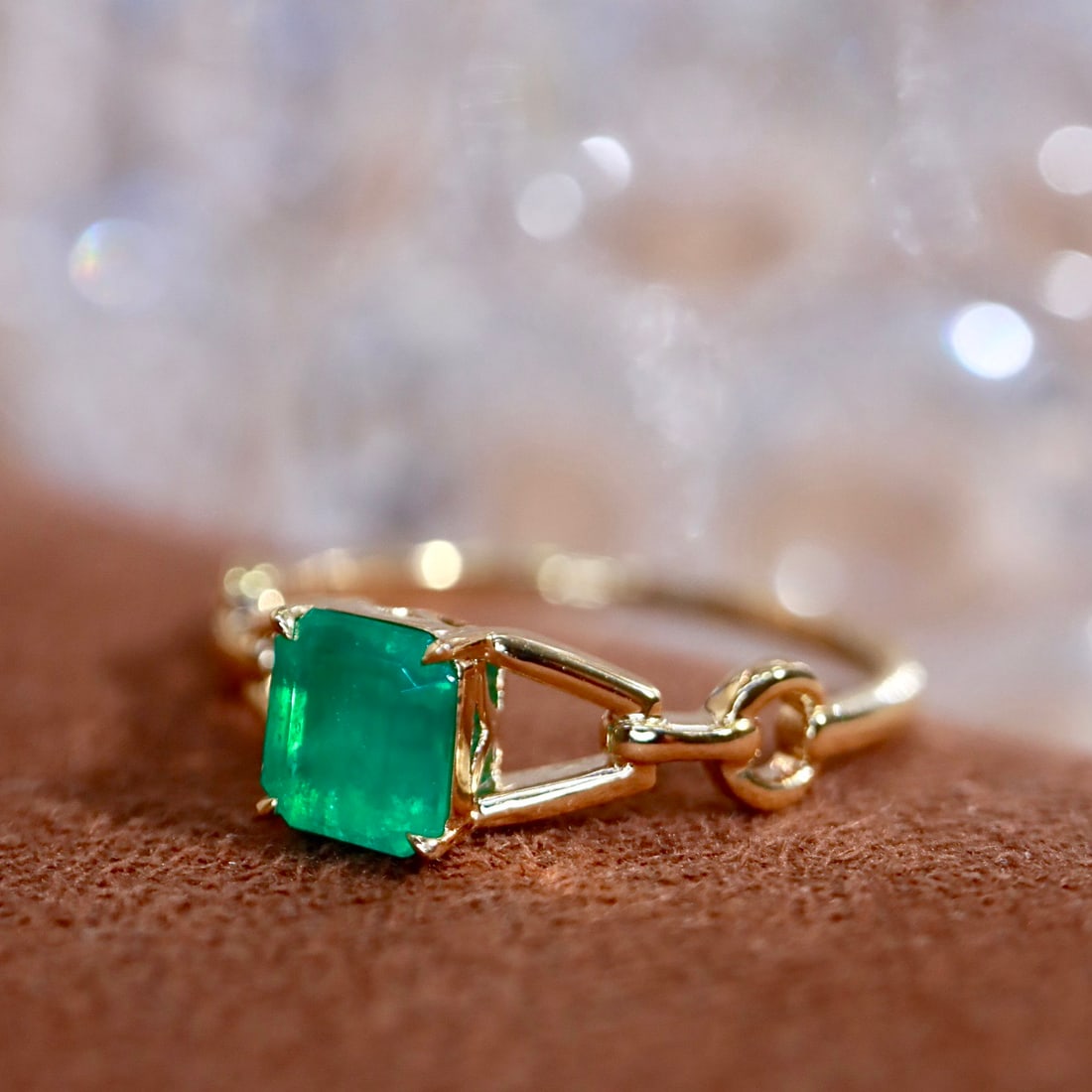 14k Gold 0.66 Ct Natural Emerald Ring - 3