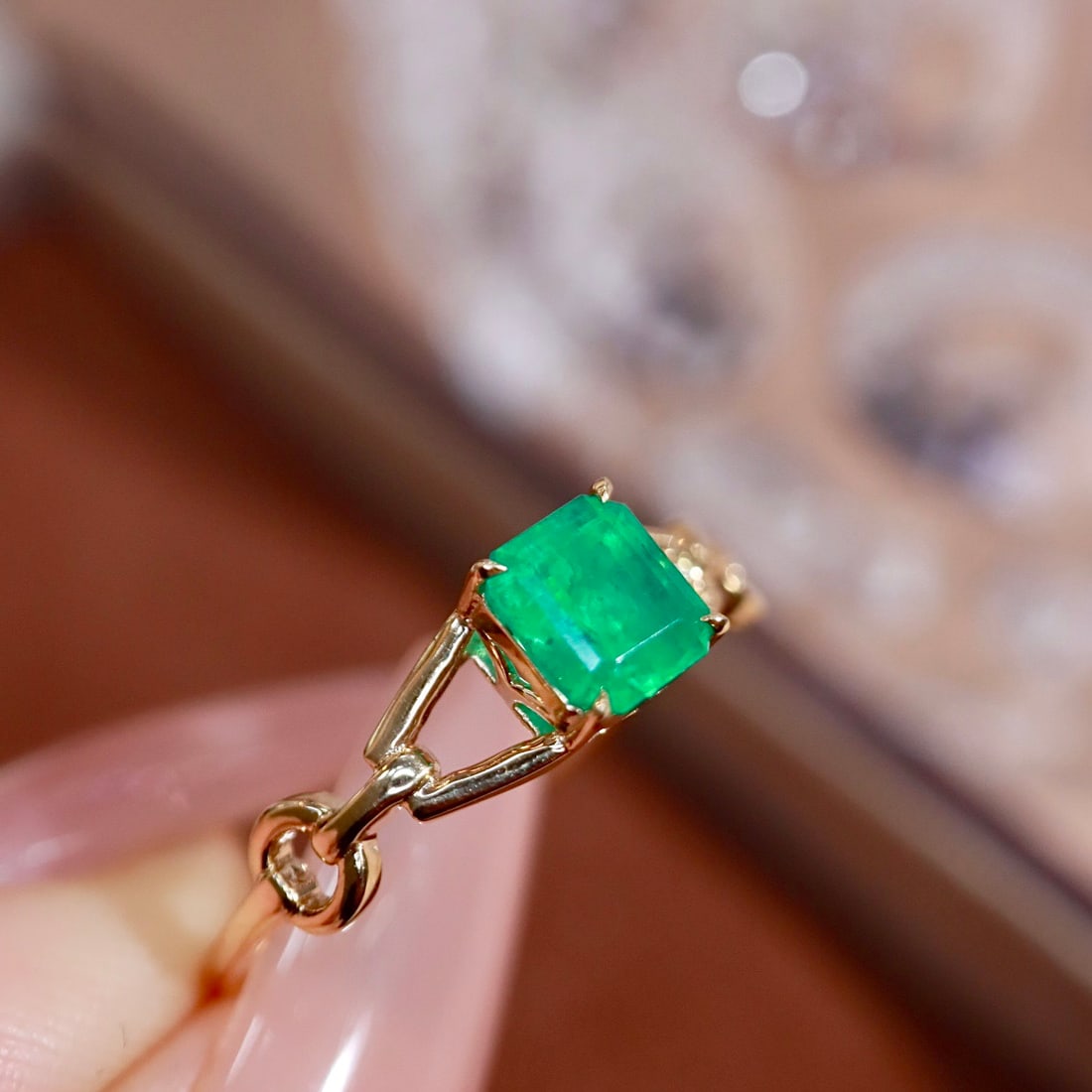 14k Gold 0.66 Ct Natural Emerald Ring - 7