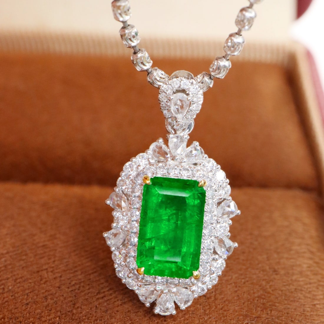 14k Gold 1.87 Ctw Vivid Green Natural Emerald & Diamond Pendant( Without Chain ) - 2