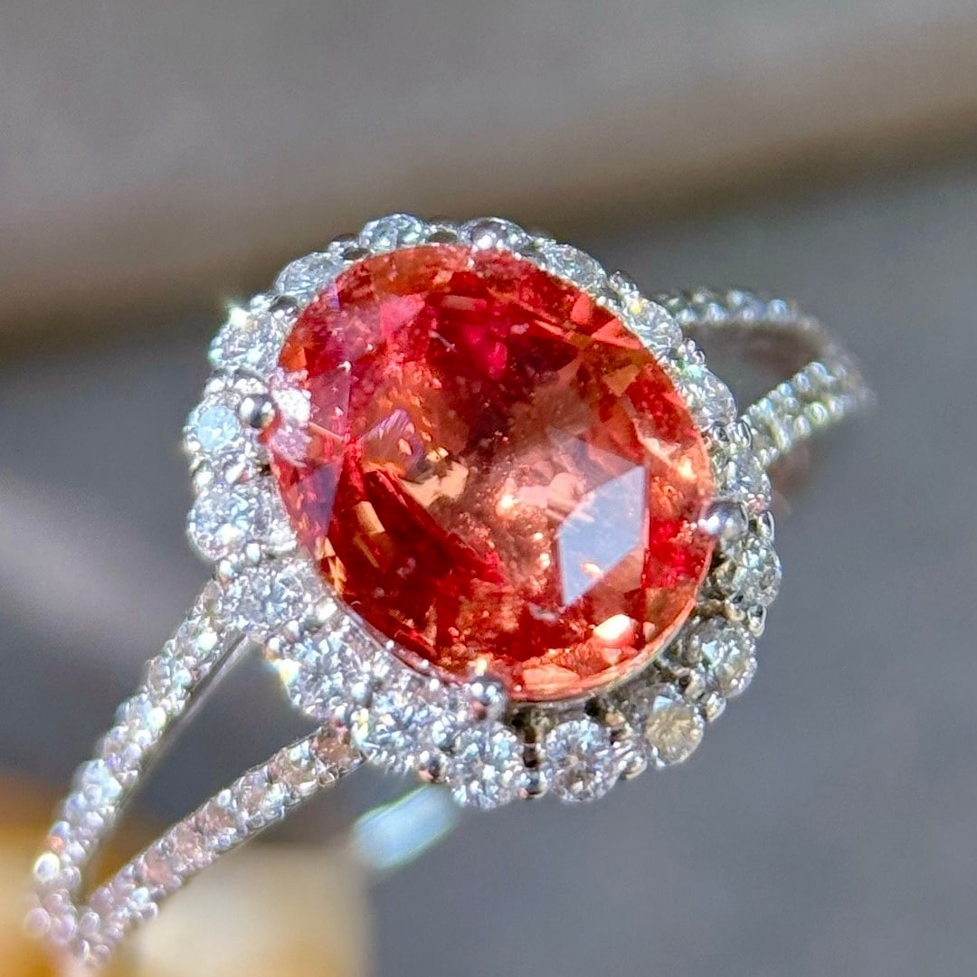 14k Gold 2.29 Ctw Natural Padparadscha Sapphire & Diamond Ring - 2