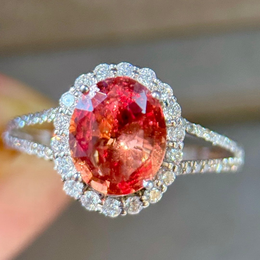14k Gold 2.29 Ctw Natural Padparadscha Sapphire & Diamond Ring - 4