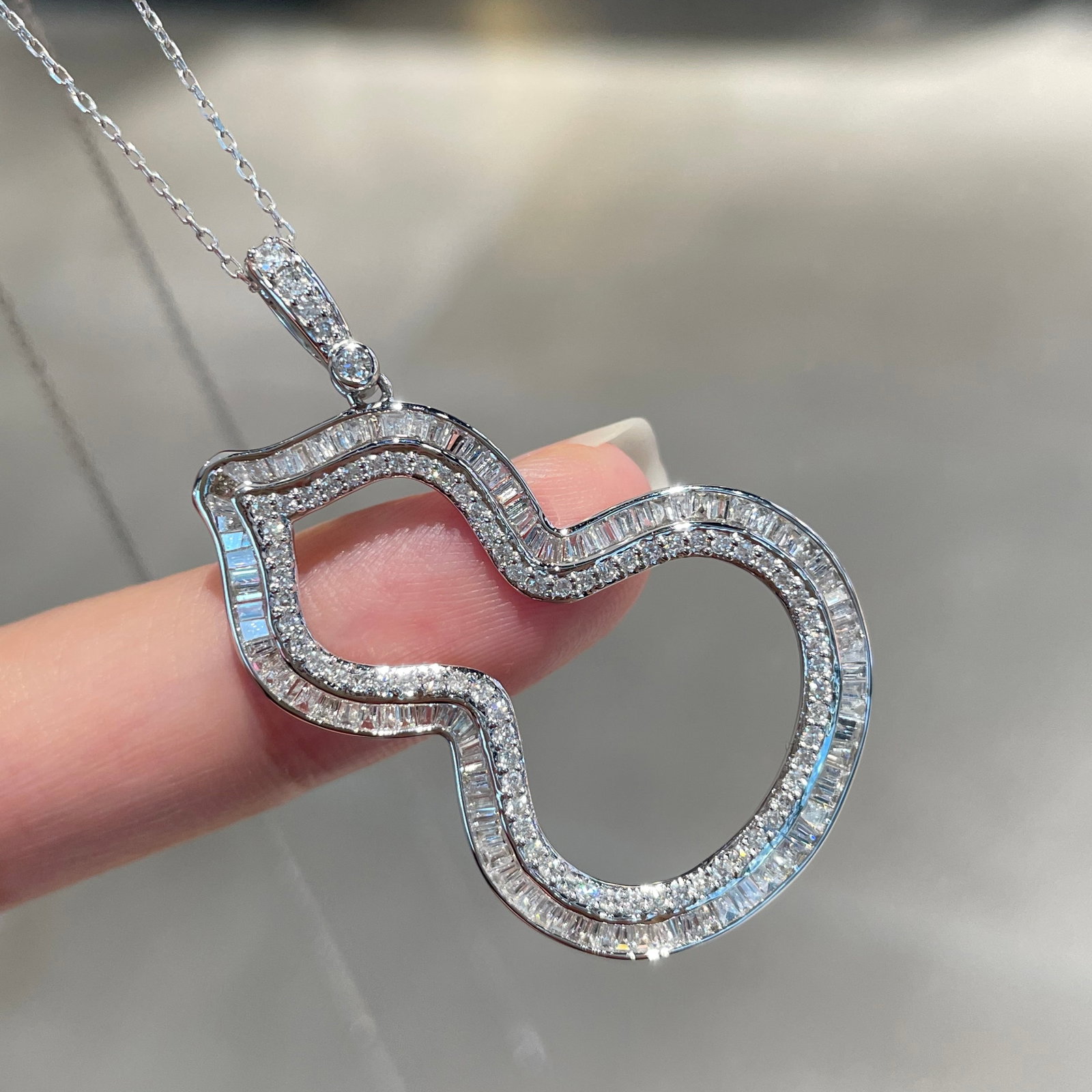 14k Gold 1 Ct Natural H Diamond Pendant( Without Chain ): Ref:231094216 // gold content:14k gold // main gemstone:diamond // shape:multiple // carat weight:1ct // clarity grade:vs-si // color:h // treatment:natural // Condition: New Low Estimate: 4600.00