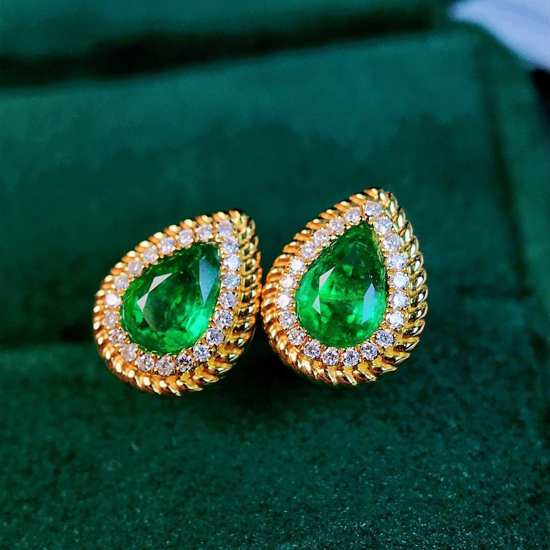 14k Gold 0.96 Ctw Vivid Green Natural Emerald & Diamond Earrings - 6