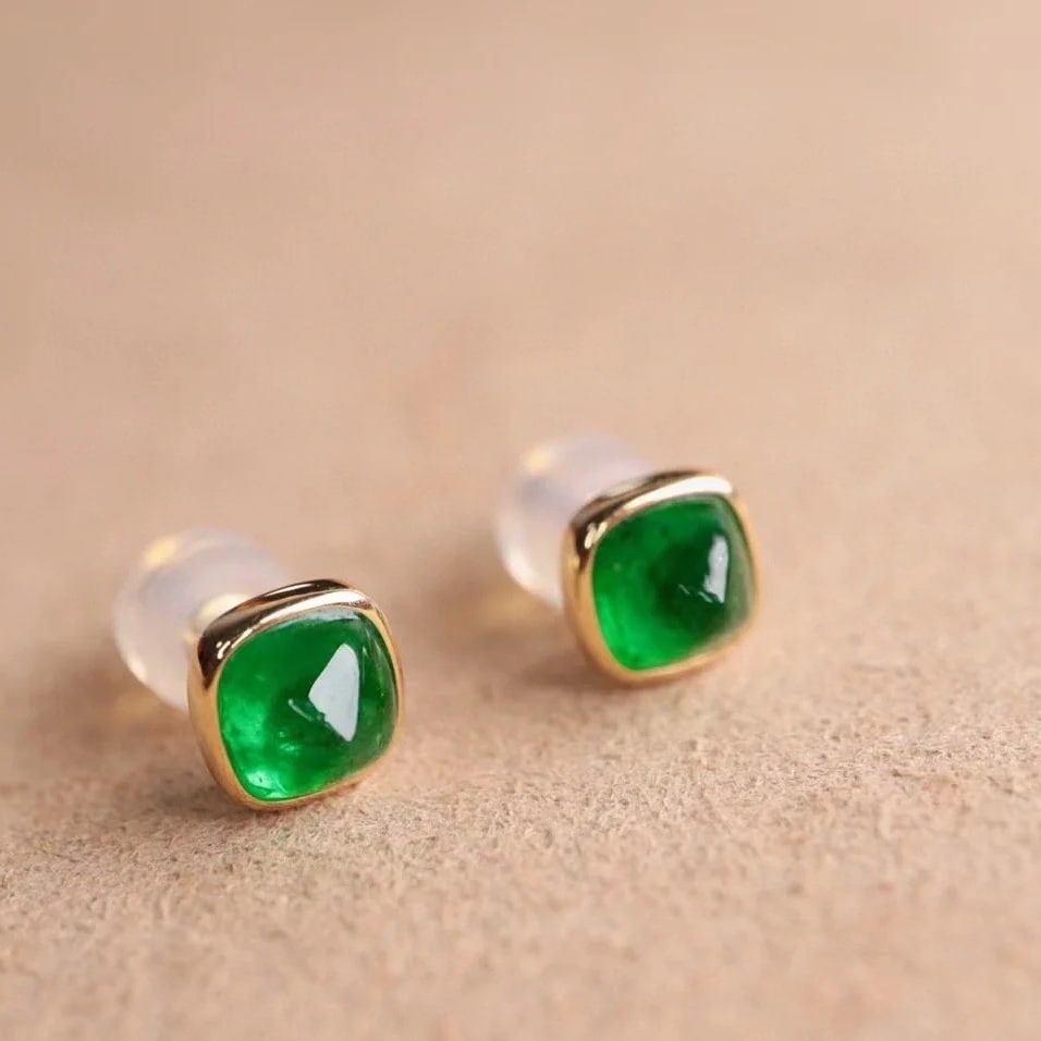 14k Gold 0.6 Ct Vivid Green Natural Emerald Earrings - 2