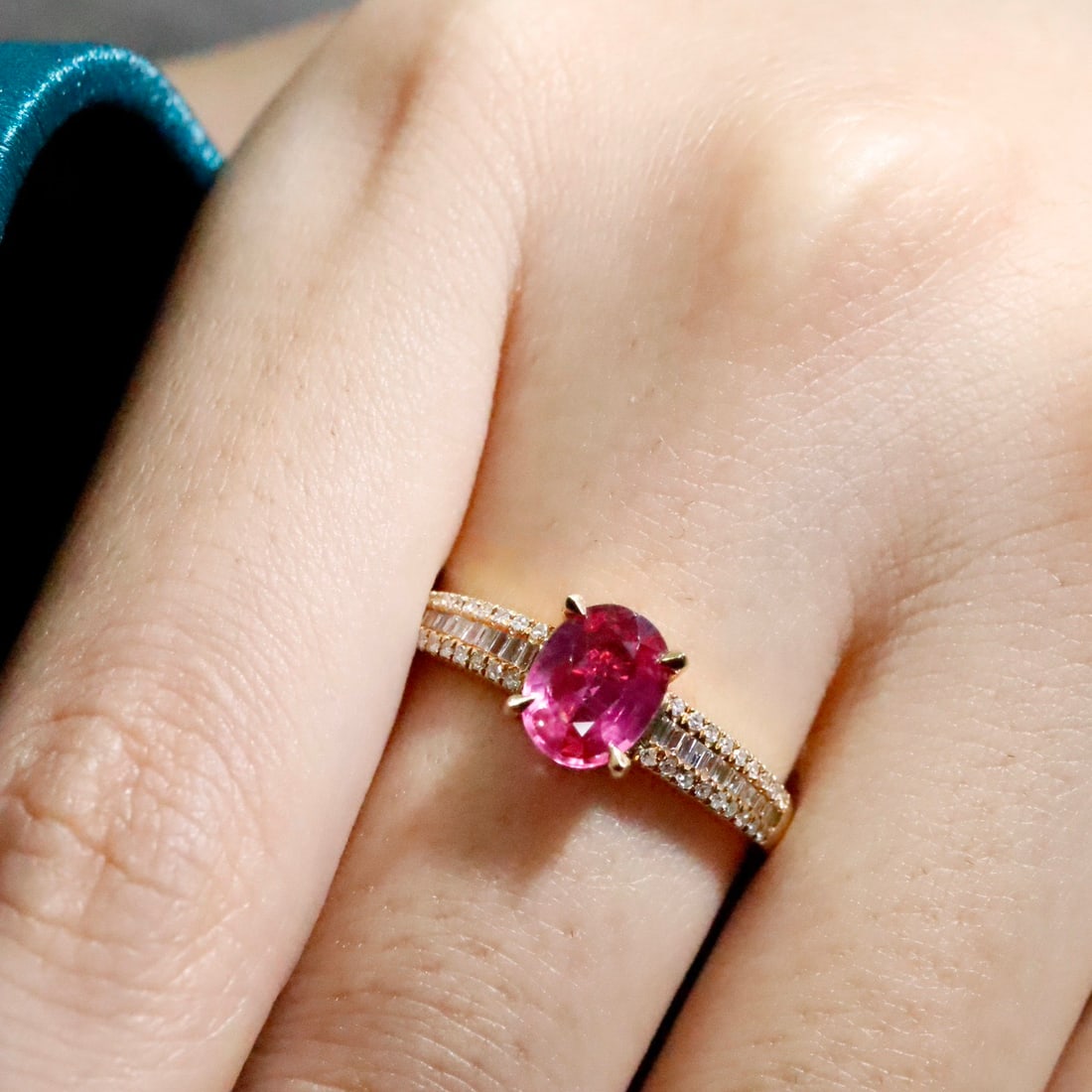 14k Gold 1.26 Ctw Natural Ruby & Diamond Ring - 5