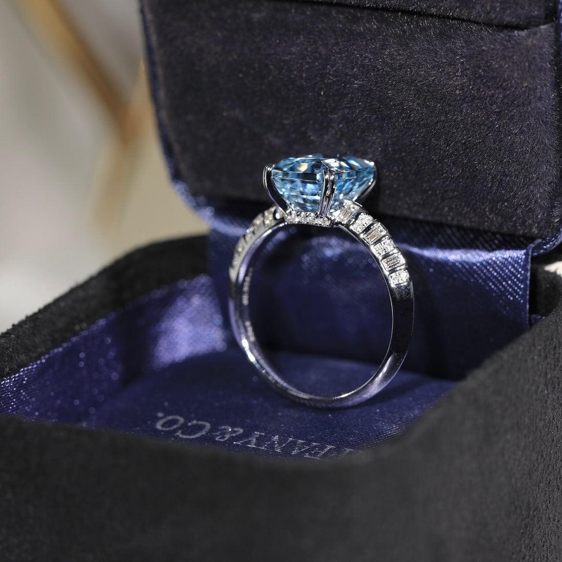 14k Gold 2.5 Ct Natural Aquamarine & Diamond Ring - 5