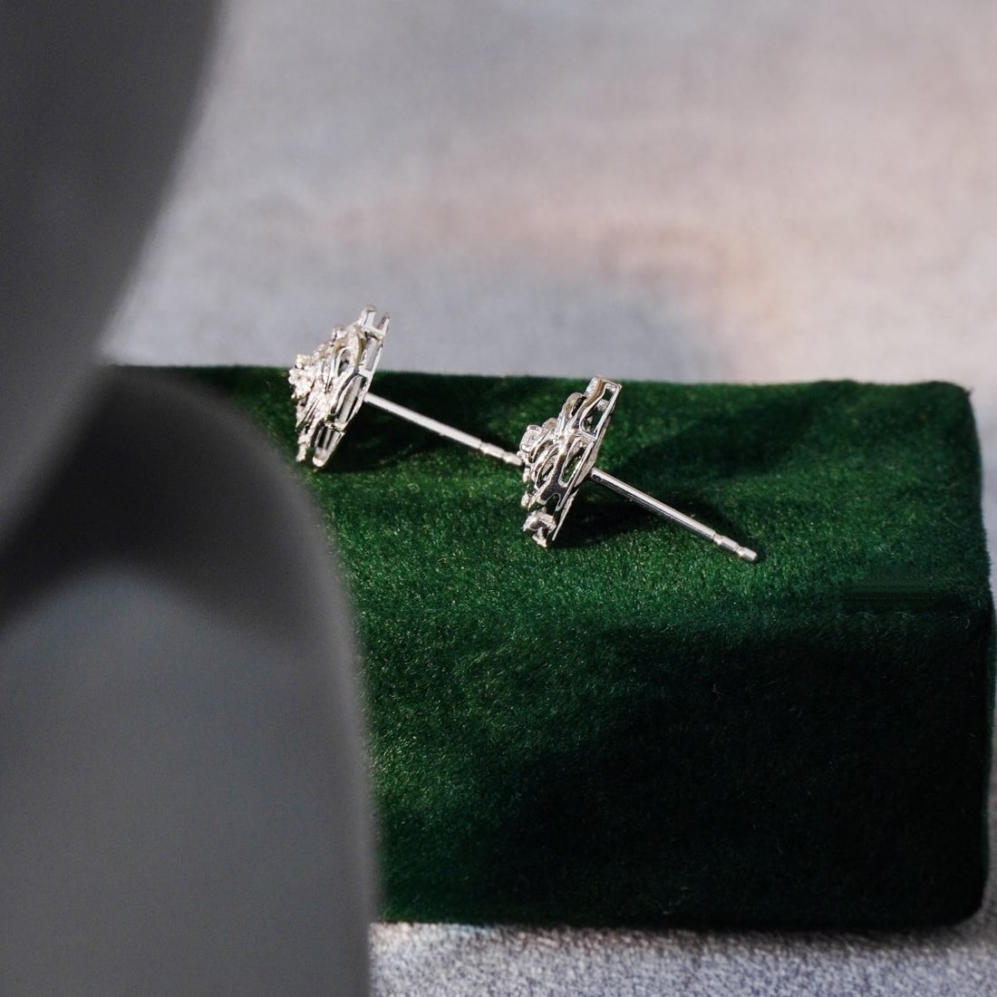 14k Gold 0.3 Ct Natural H Diamond & Flowers Earrings - 6