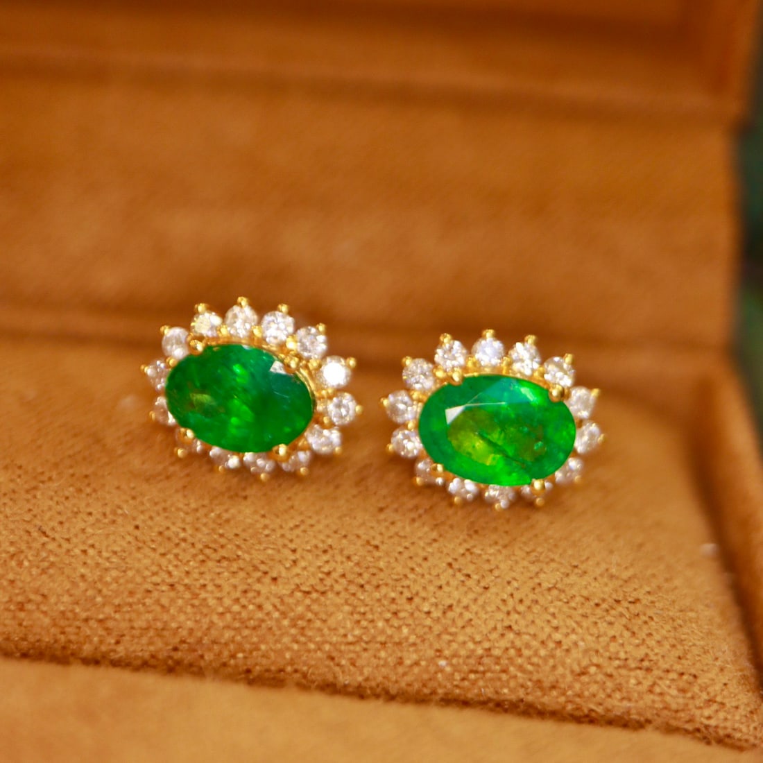 14k Gold 1.68 Ctw Vivid Green Natural Emerald & Diamond Earrings - 7