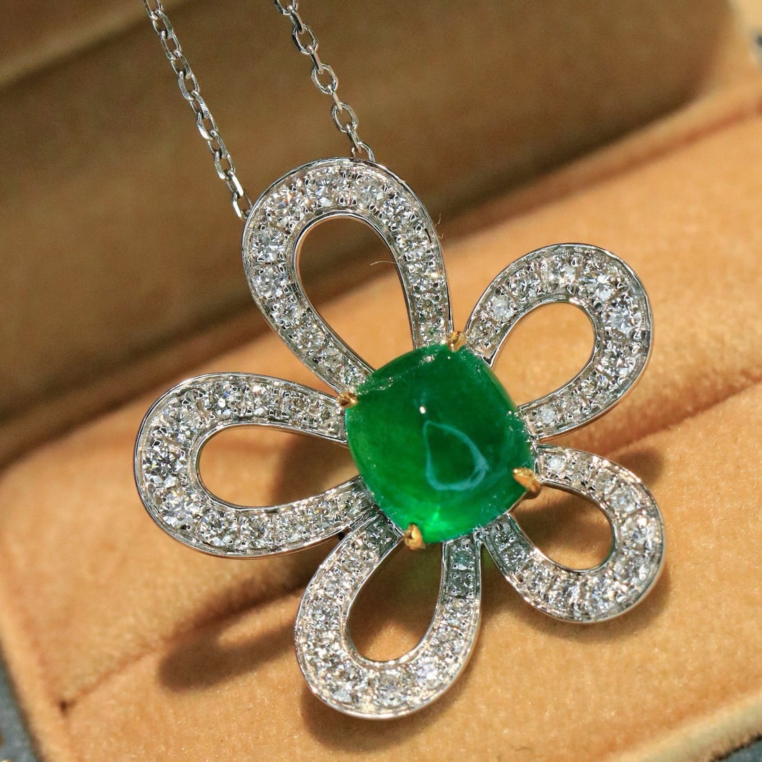 14k Gold 2.55 Ctw Vivid Green Natural Emerald & Diamond & Flowers Pendant( Without Chain ): Ref:231094319 // gold content:14k gold // main gemstone:emerald // shape:sugar-loaf // carat weight:1. 93ct // color:vivid green // treatment:natural // // adjacent gemstone 2 : diamond //