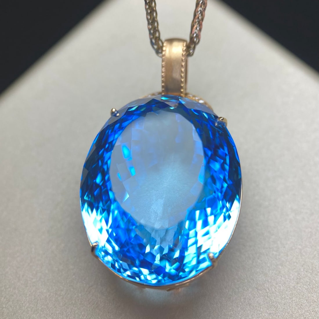 14k Gold 81.5 Ct Natural Topaz & Diamond Pendant( Without Chain ) - 4