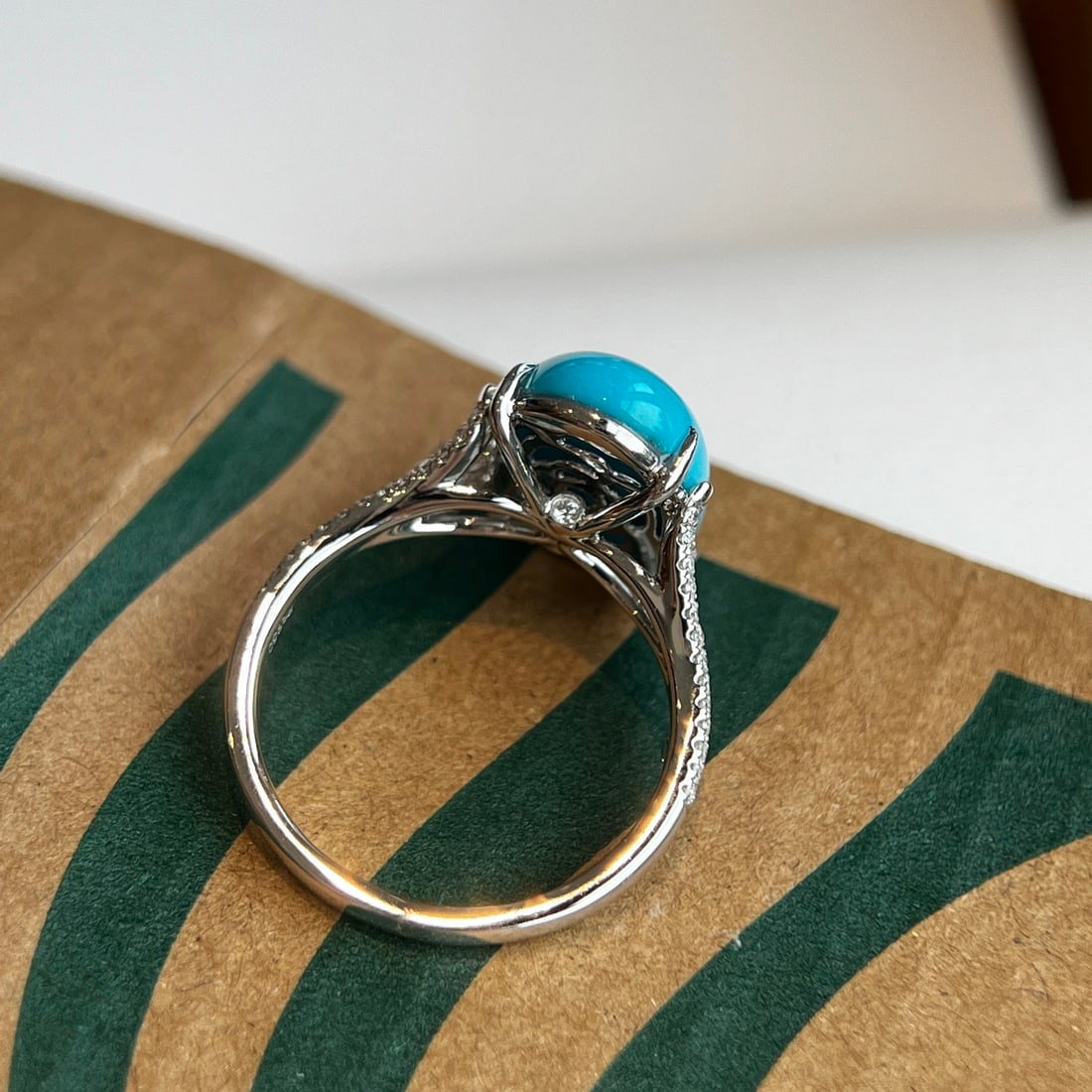 14k Gold 5.30 Ctw Natural Blue Turquoise & Diamond Ring - 3