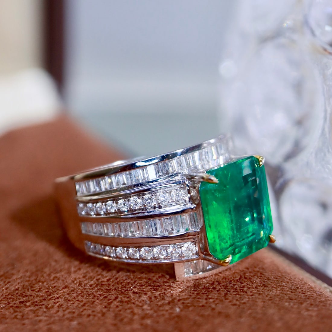 14k Gold 3.46 Ctw Vivid Green Natural Emerald & Diamond Ring - 2