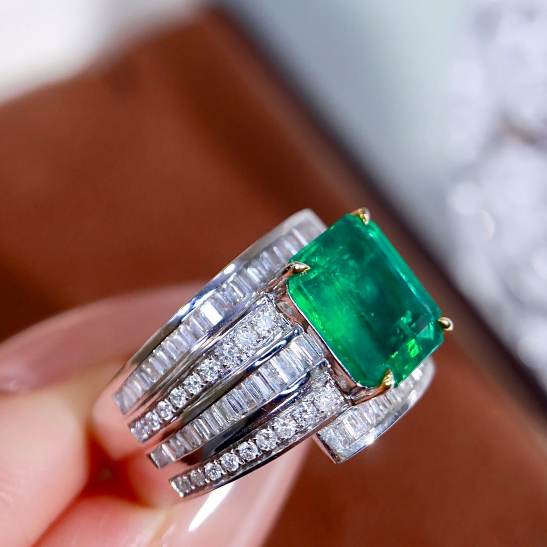 14k Gold 3.46 Ctw Vivid Green Natural Emerald & Diamond Ring - 7