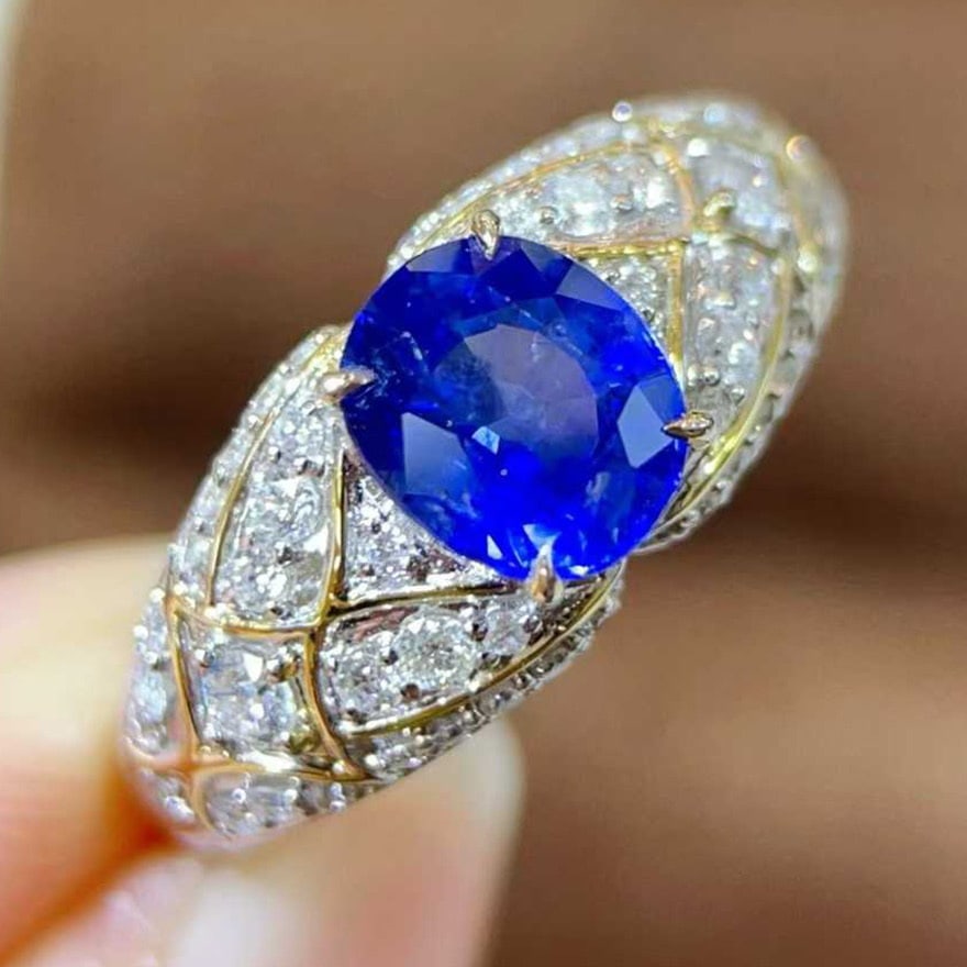 14k Gold 1.92 Ctw Natural Sapphire & Diamond Ring: Ref:231094348 // gold content:14k gold // ring size:7. 25us // // main gemstone:sapphire // shape:oval // carat weight:1. 50ct // color:blue // treatment:natural // // adjacent gemstone 2 : diamond //