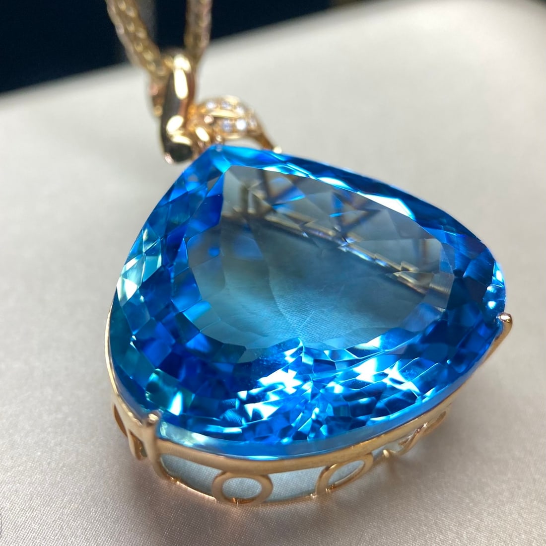 14k Gold 46.95 Ct Natural Topaz & Diamond Pendant( Without Chain ) - 3