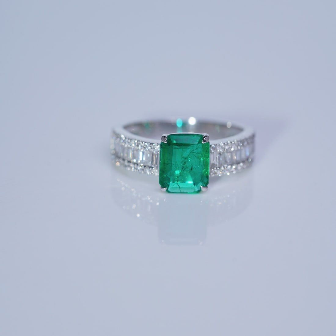 14k Gold 2.45 Ctw Vivid Green Natural Emerald & Diamond Ring - 5