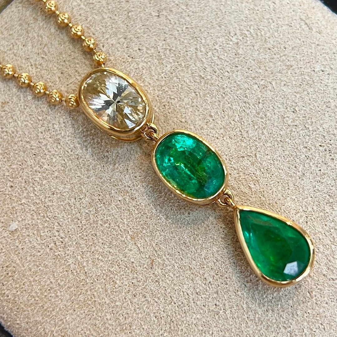 14k Gold 3.17 Ctw Vivid Green Natural Emerald & Sapphire Pendant( Without Chain ) - 3