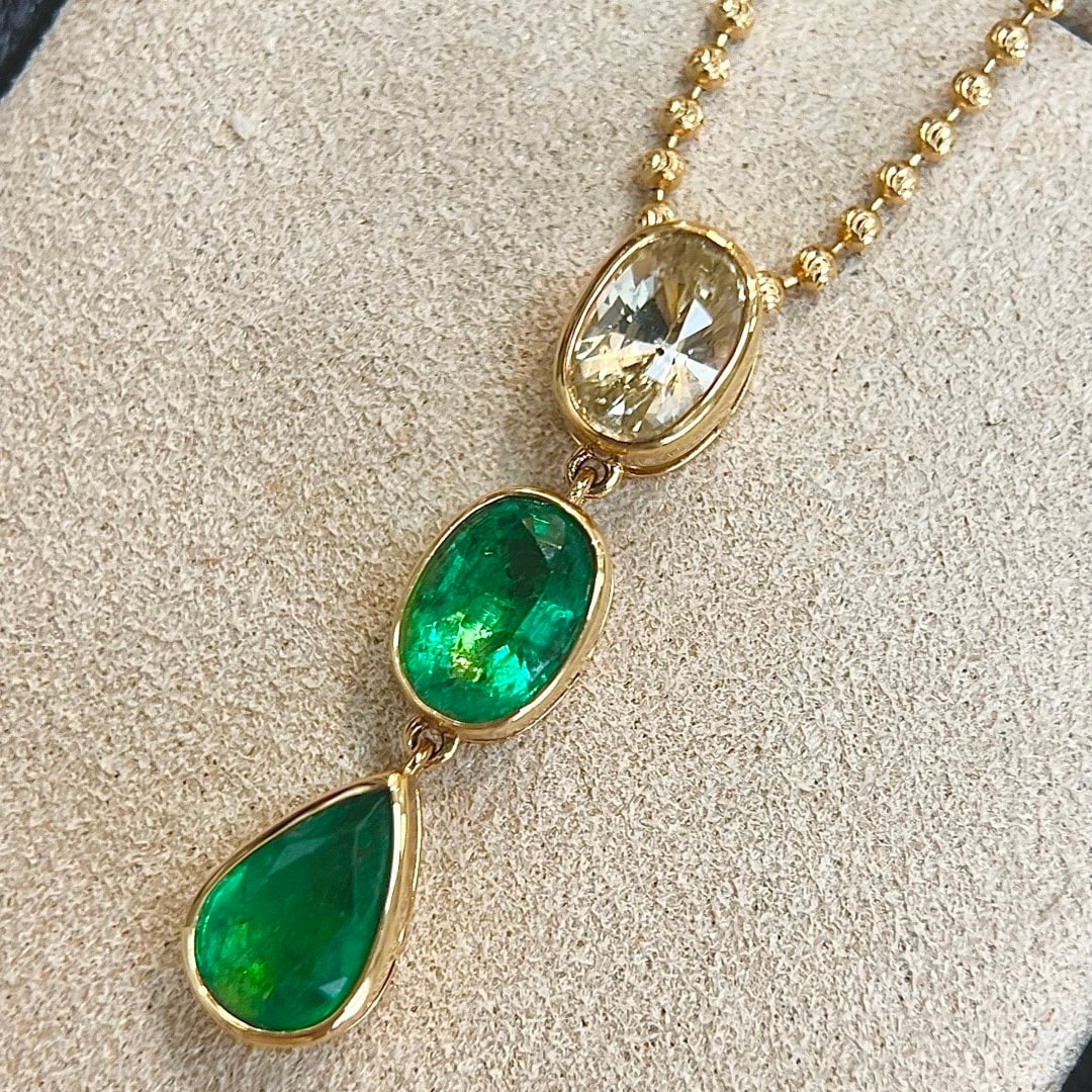 14k Gold 3.17 Ctw Vivid Green Natural Emerald & Sapphire Pendant( Without Chain ) - 5