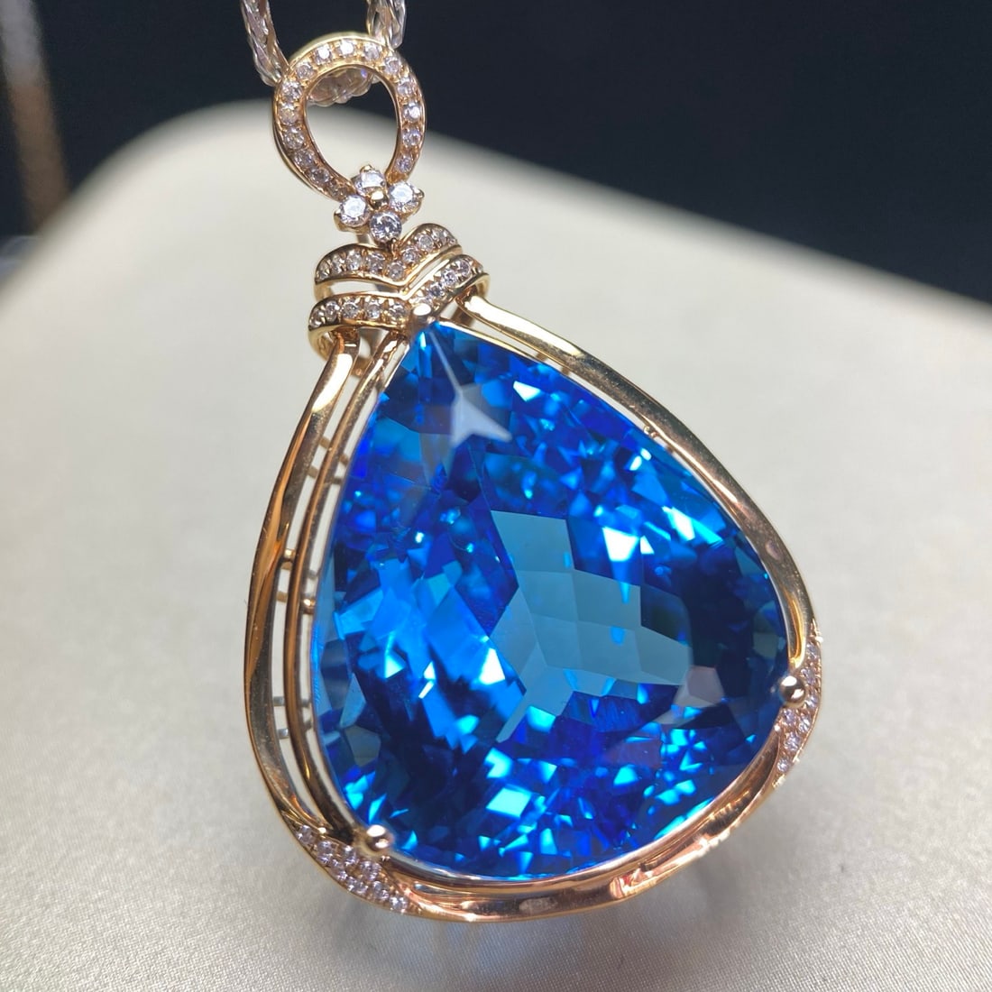 14k Gold 38.15 Ct Natural Topaz & Diamond Pendant( Without Chain ) - 3