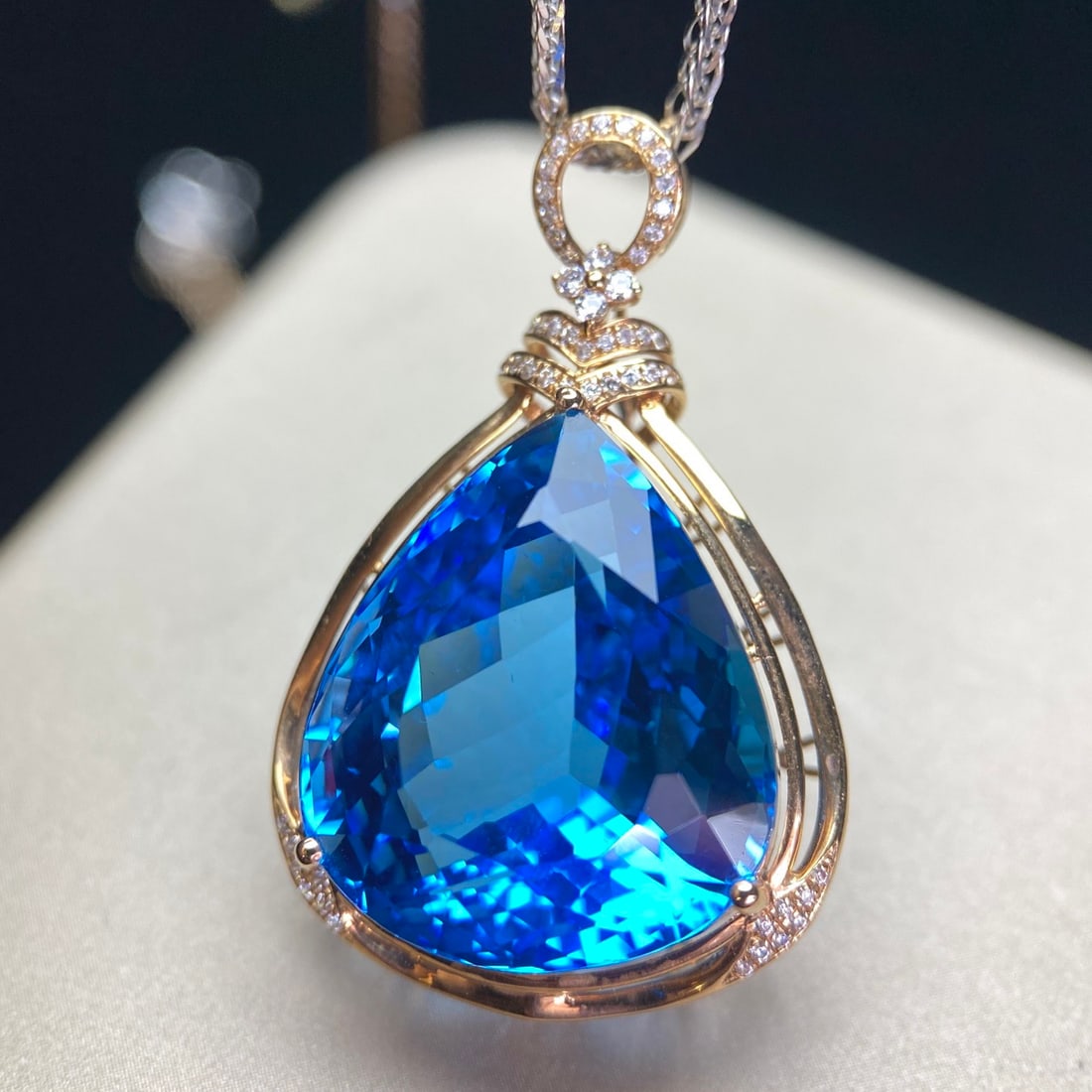 14k Gold 38.15 Ct Natural Topaz & Diamond Pendant( Without Chain ) - 4