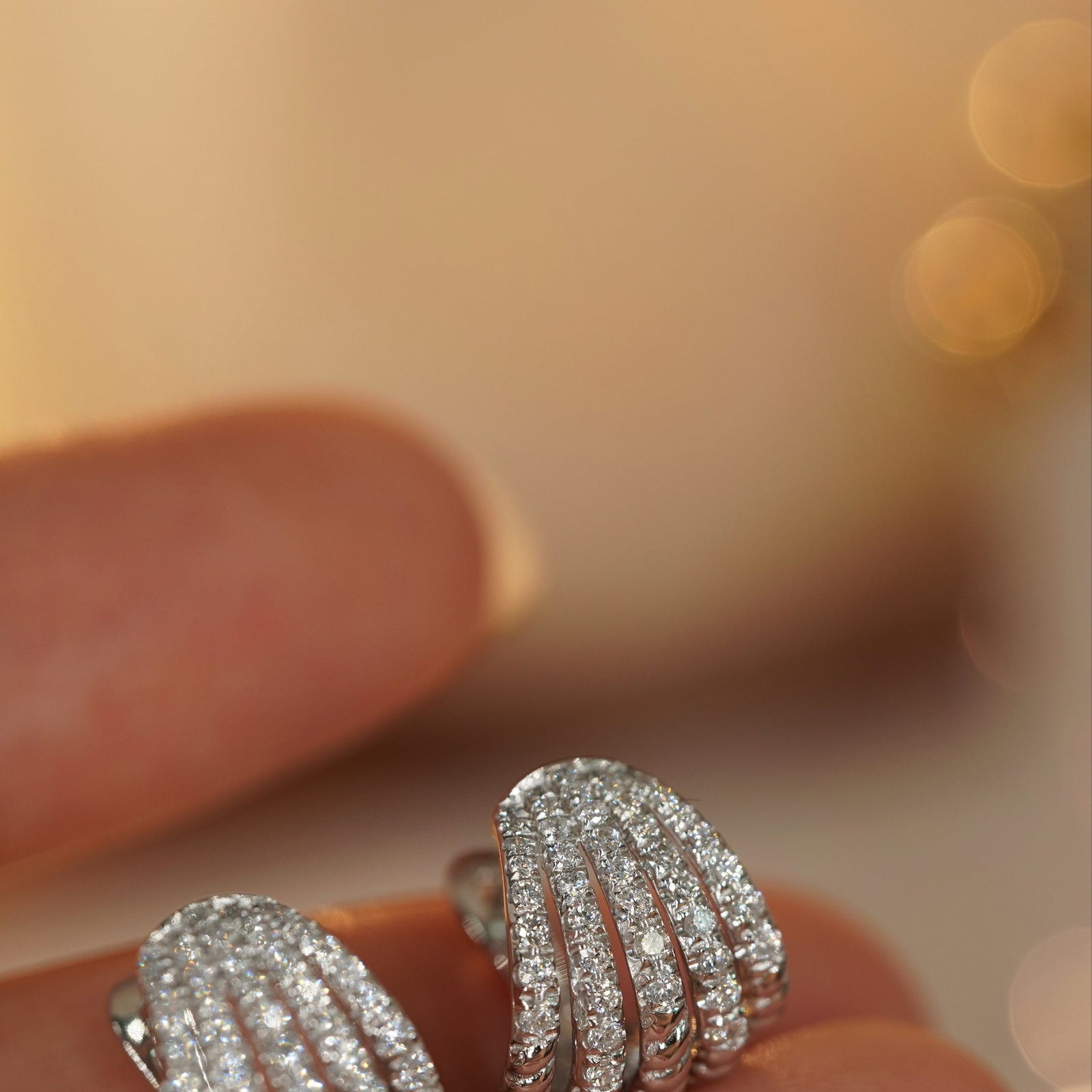 14k Gold 0.62 Ct Natural H Diamond Earrings: Ref:231094372 // gold content:14k gold // main gemstone:diamond // shape:round // carat weight:0. 62ct // clarity grade:vs-si // color:h // treatment:natural // cut grade:g // Condition: New Low