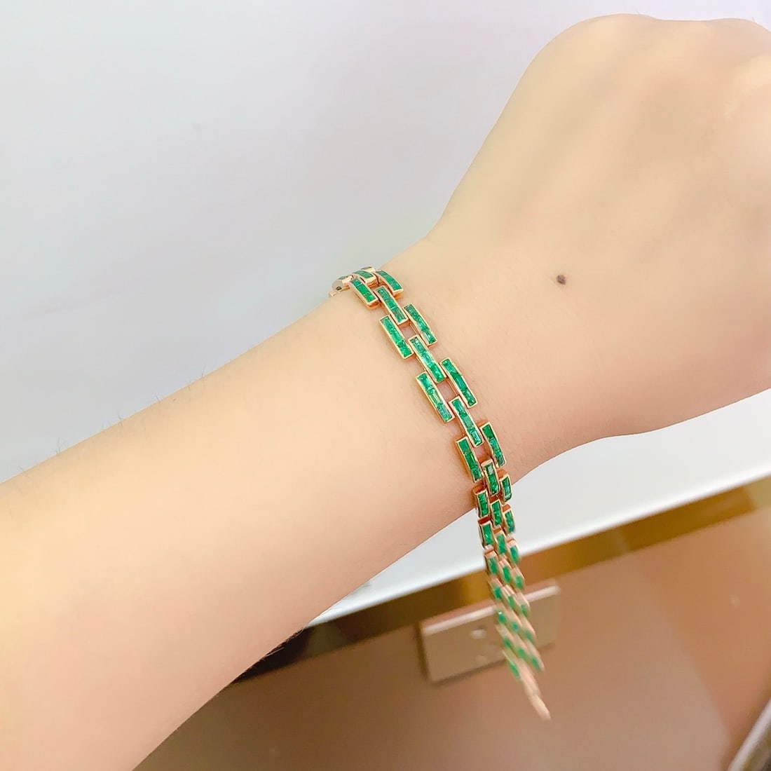 14k Gold 7.88 Ct Natural Emerald Bracelet - 3