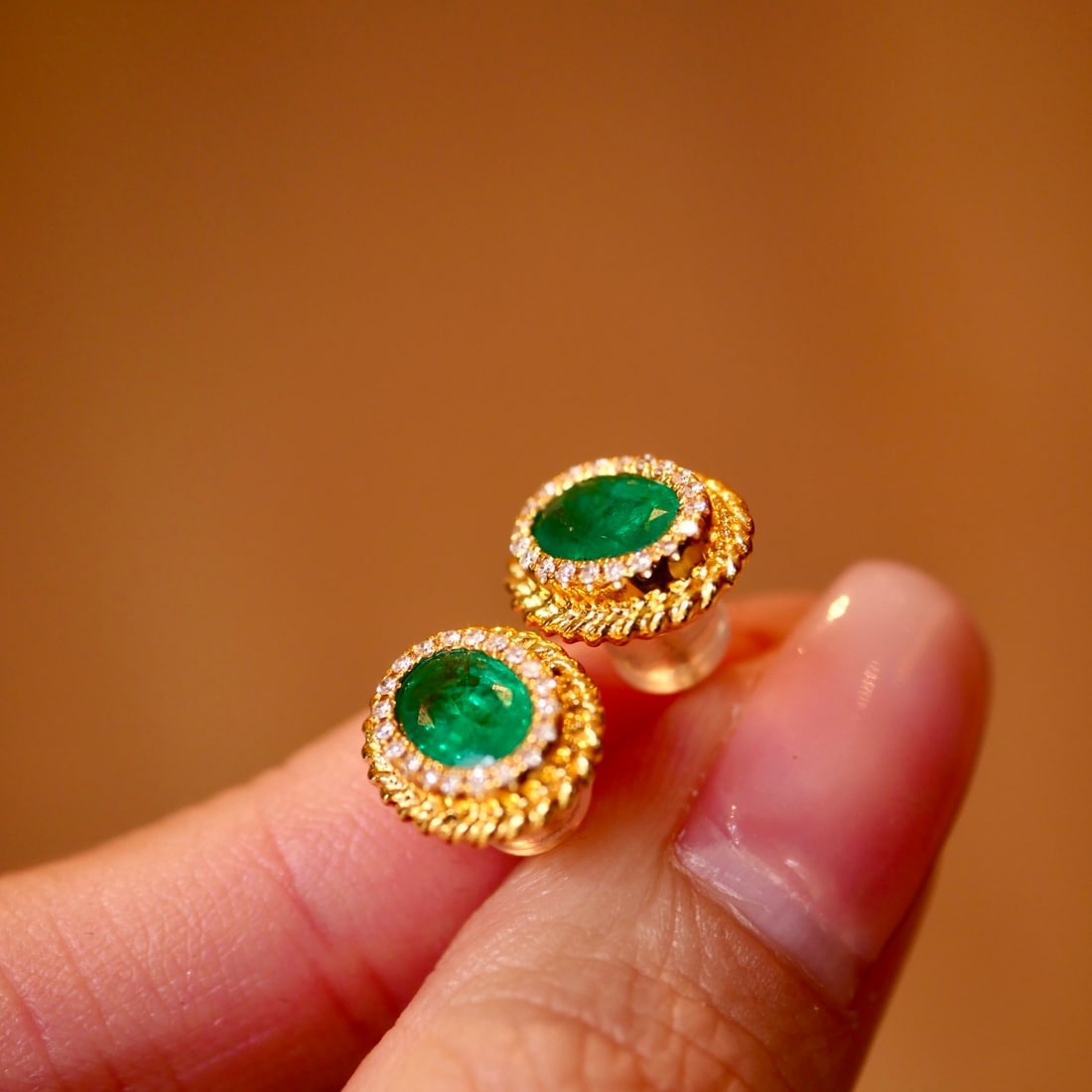 14k Gold 1.58 Ctw Vivid Green Natural Emerald & Diamond Earrings - 5