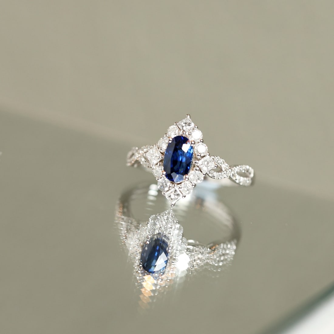 14k Gold 1.66 Ctw Natural Sapphire & Diamond Ring: Ref:231094404 // gold content:14k gold // ring size:7. 25us // // main gemstone:sapphire // shape:oval // carat weight:1ct // color:blue // treatment:natural // // adjacent gemstone 2 : diamond // sha