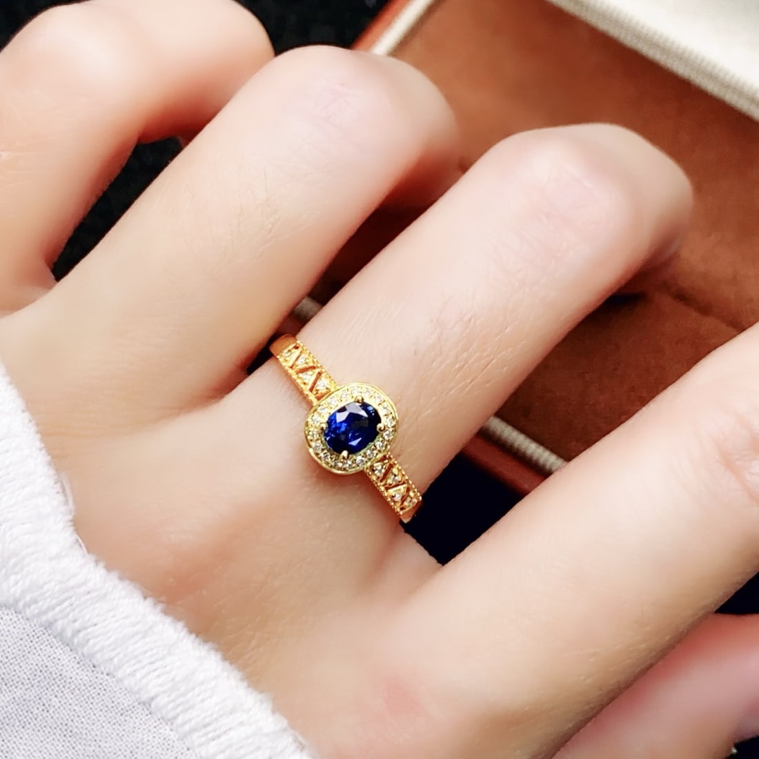 14k Gold 0.35 Ct Natural Sapphire & Diamond Ring - 6