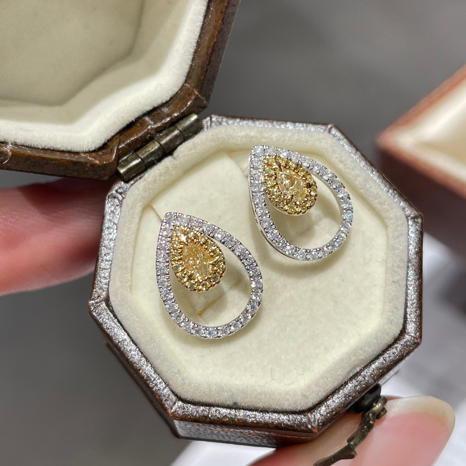 14k Gold 0.56 Ct Natural Color Diamond Earrings - 2