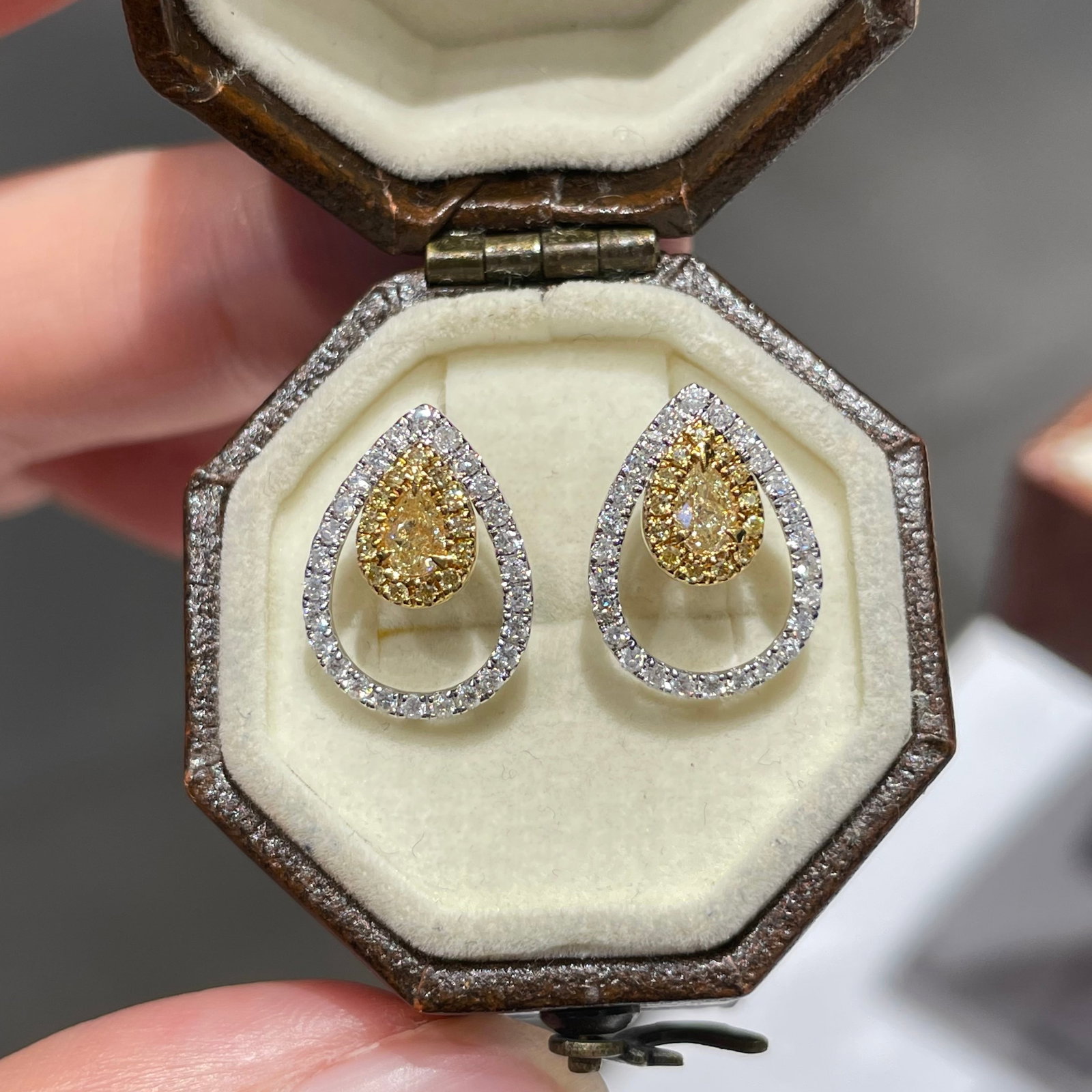 14k Gold 0.56 Ct Natural Color Diamond Earrings - 3