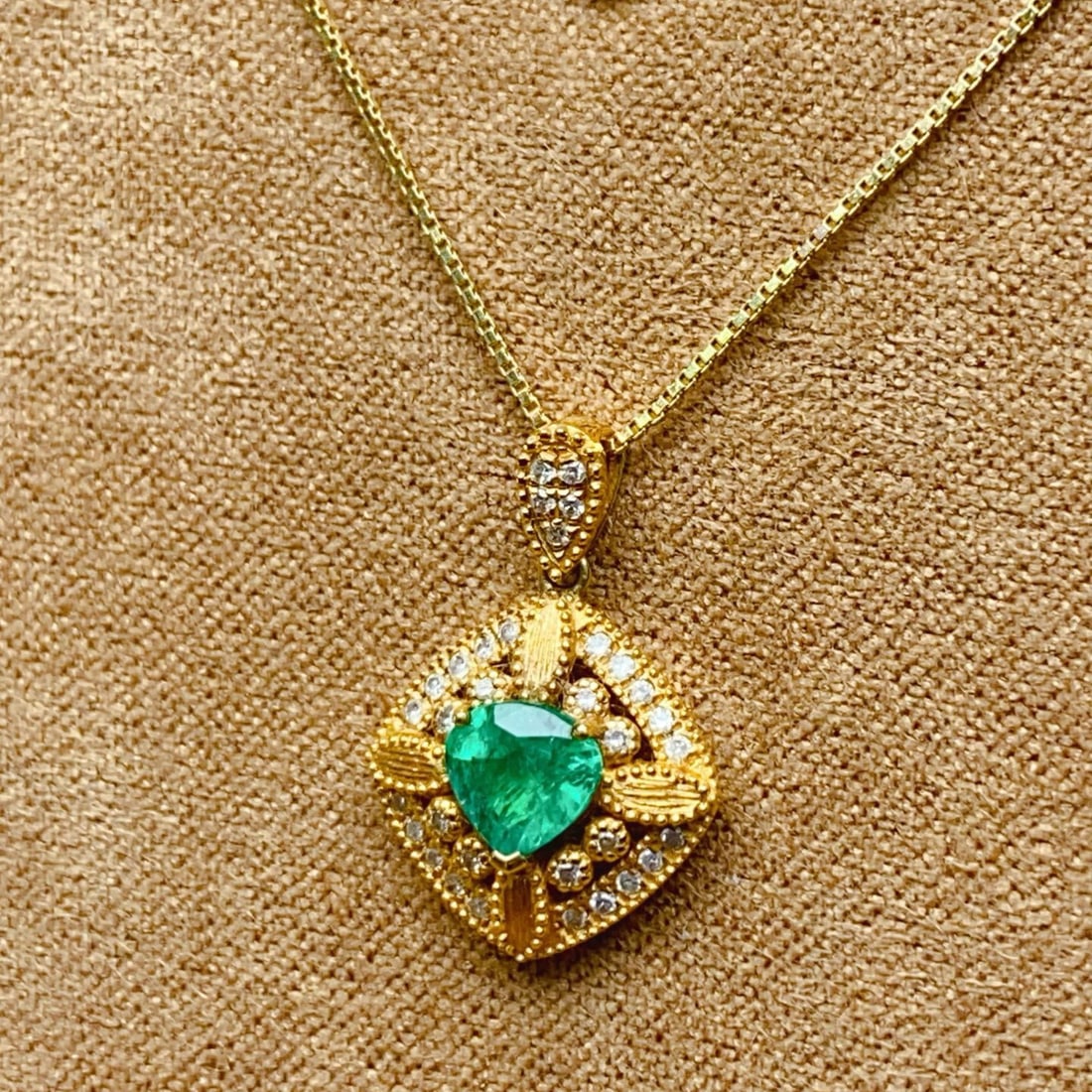 14k Gold 0.5 Ct Natural Emerald & Diamond Pendant( Without Chain ) - 2