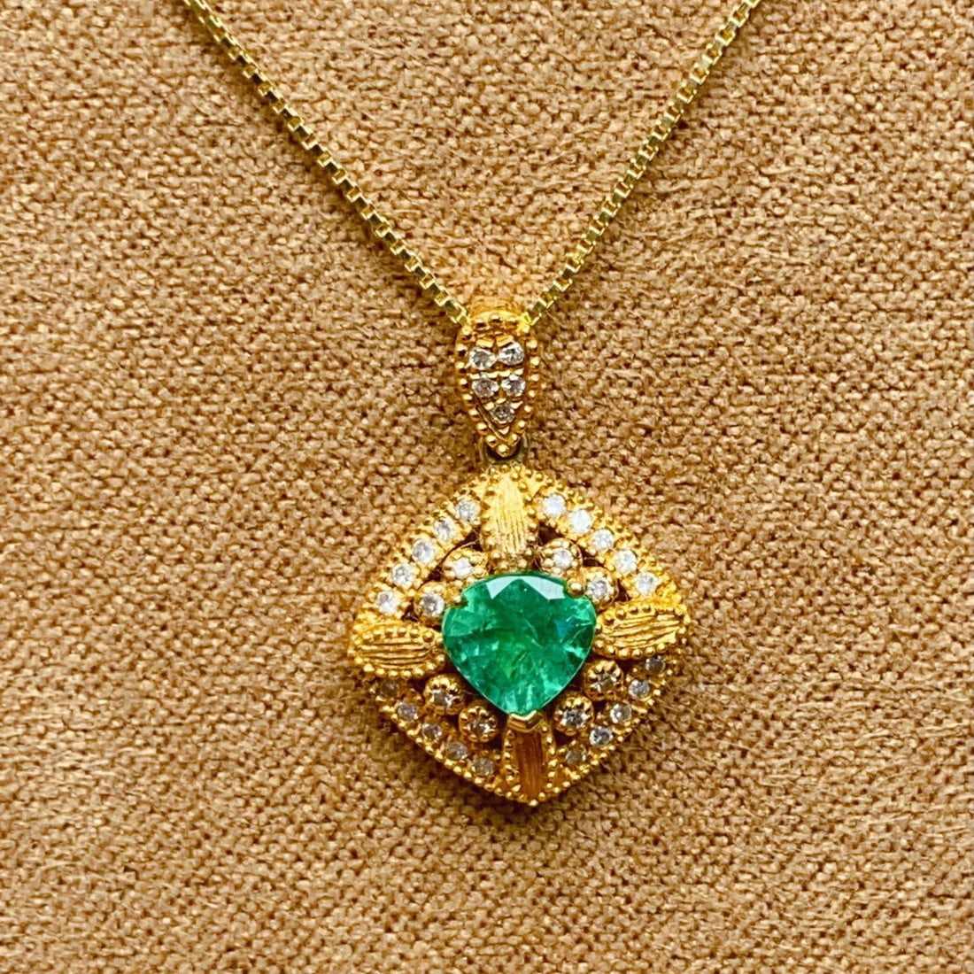 14k Gold 0.5 Ct Natural Emerald & Diamond Pendant( Without Chain ) - 4