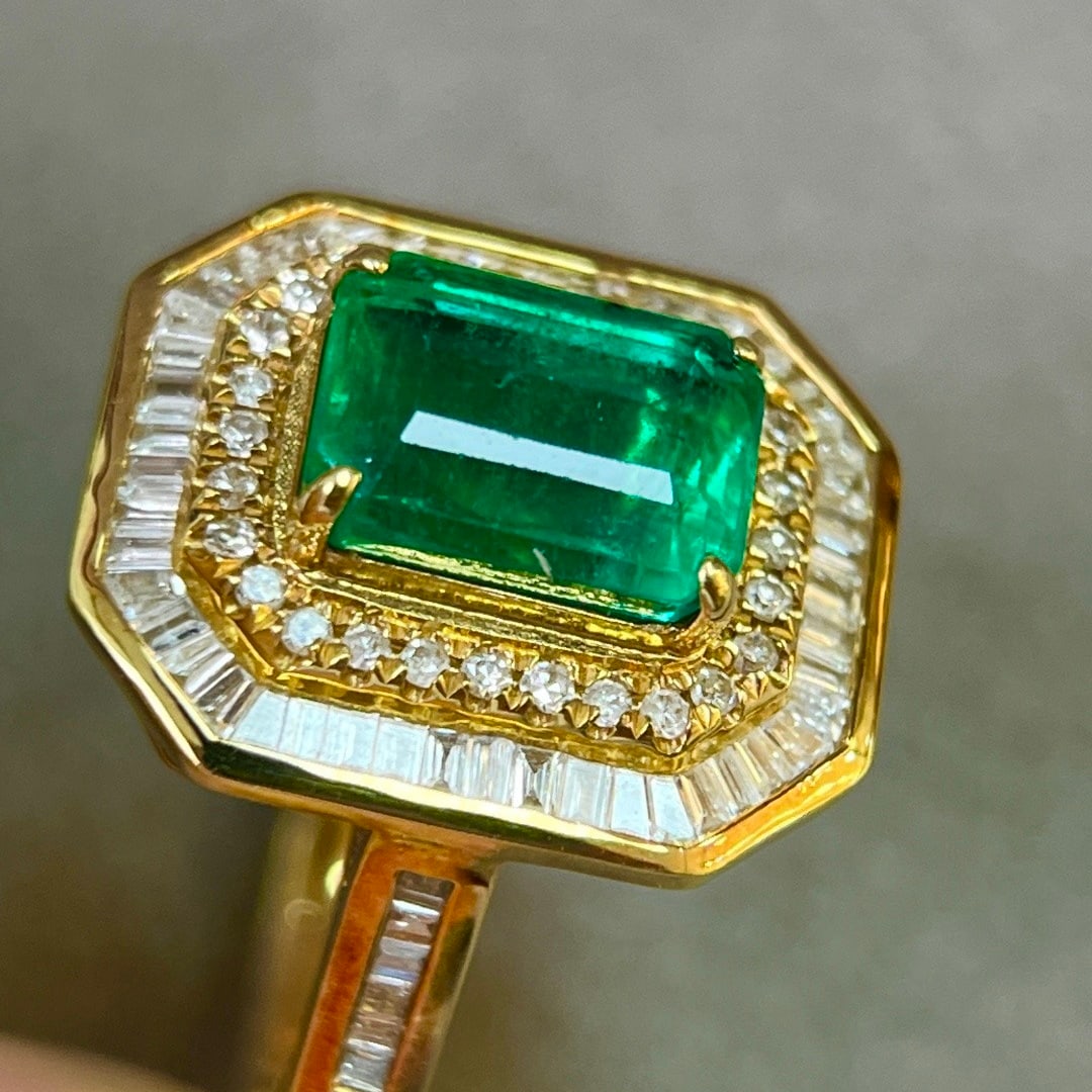 14k Gold 2.84 Ctw Vivid Green Natural Emerald & Diamond Ring - 2