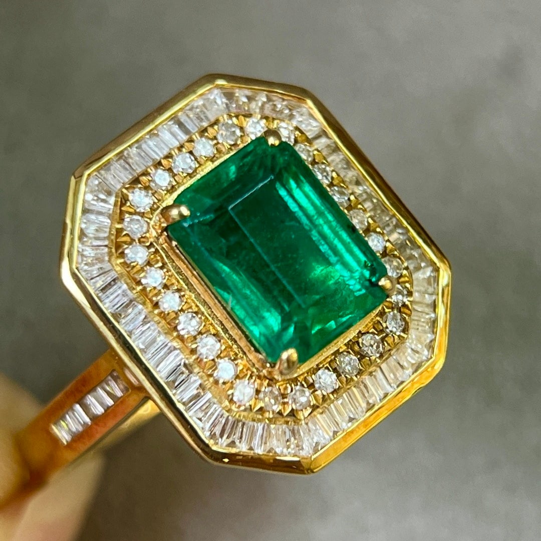 14k Gold 2.84 Ctw Vivid Green Natural Emerald & Diamond Ring - 3