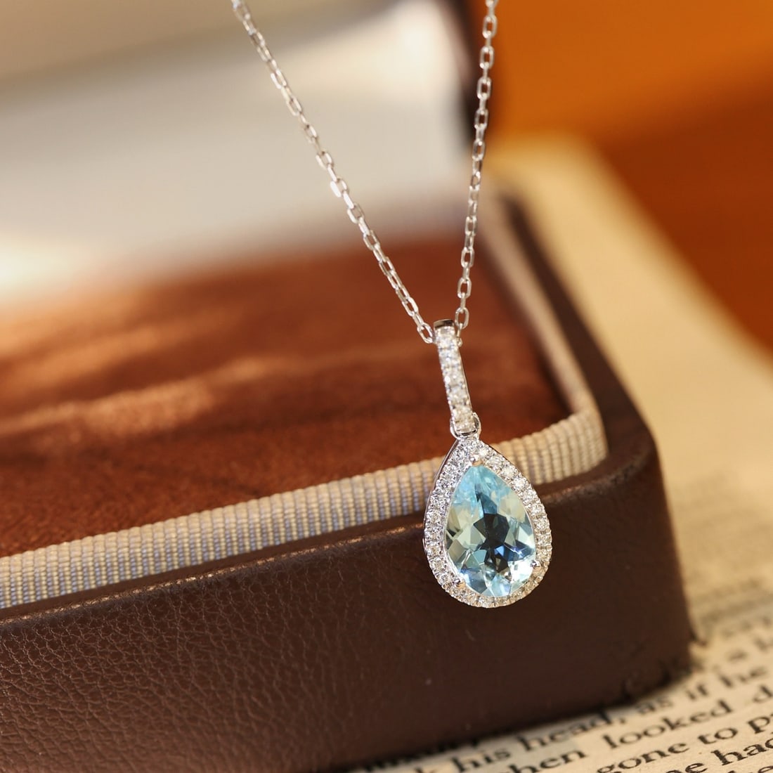 14k Gold 1.14 Ctw Natural Aquamarine & Diamond Pendant( Without Chain ): Ref:231094445 // gold content:14k gold // main gemstone:aquamarine // shape:pear // carat weight:1ct // color:santa maria color // treatment:natural // // adjacent gemstone 2 : diamond // shape:round